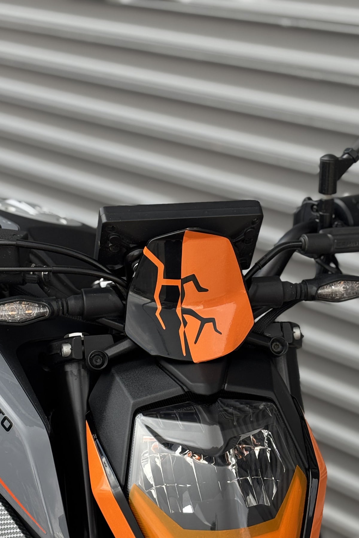 CFMOTO NK250 için Tüm Yıllara Uyumlu Yıldırım Desenli Kafa Sticker Turuncu