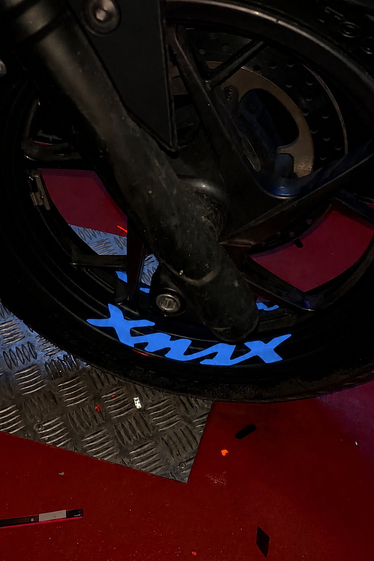 Yamaha Xmax için Uyumlu Reflektörlü Jant içi Xmax Yazısı ( 4 Adet)