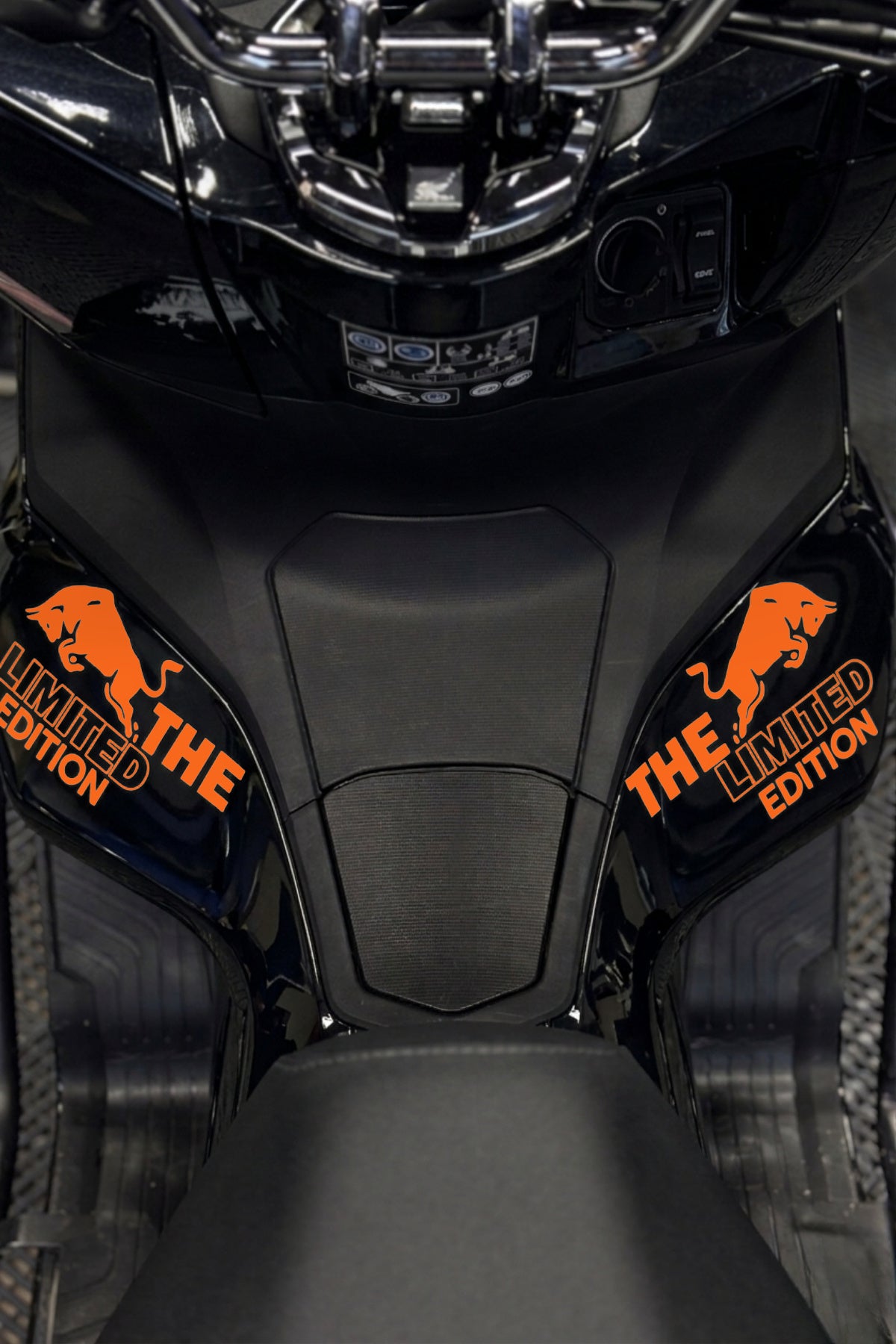 Honda PCX için Boğa Enerji Limited Edition Sticker Etiket (Sağ ve Sol)