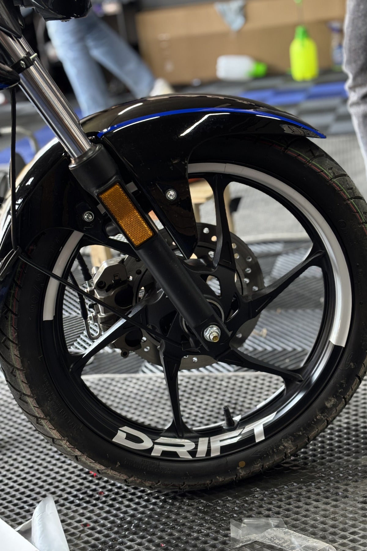Mondial Drift-L için Beyaz Renk Yarım Jant + Drift Yazı Sticker Seti (4 Janta Yeter)