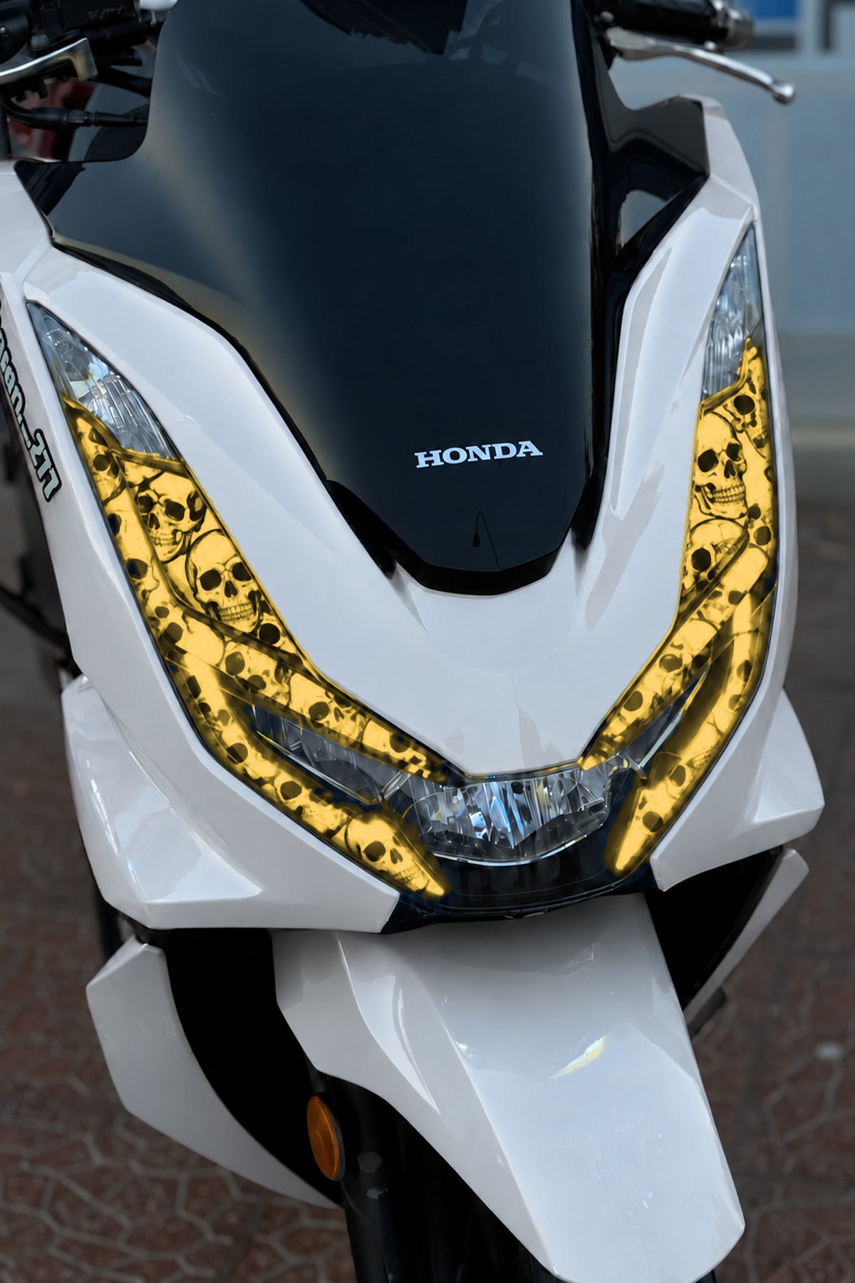 Honda PCX için Geniş Kalıp Kurukafa Desenli Far Filmi Far Tasarım Sticker