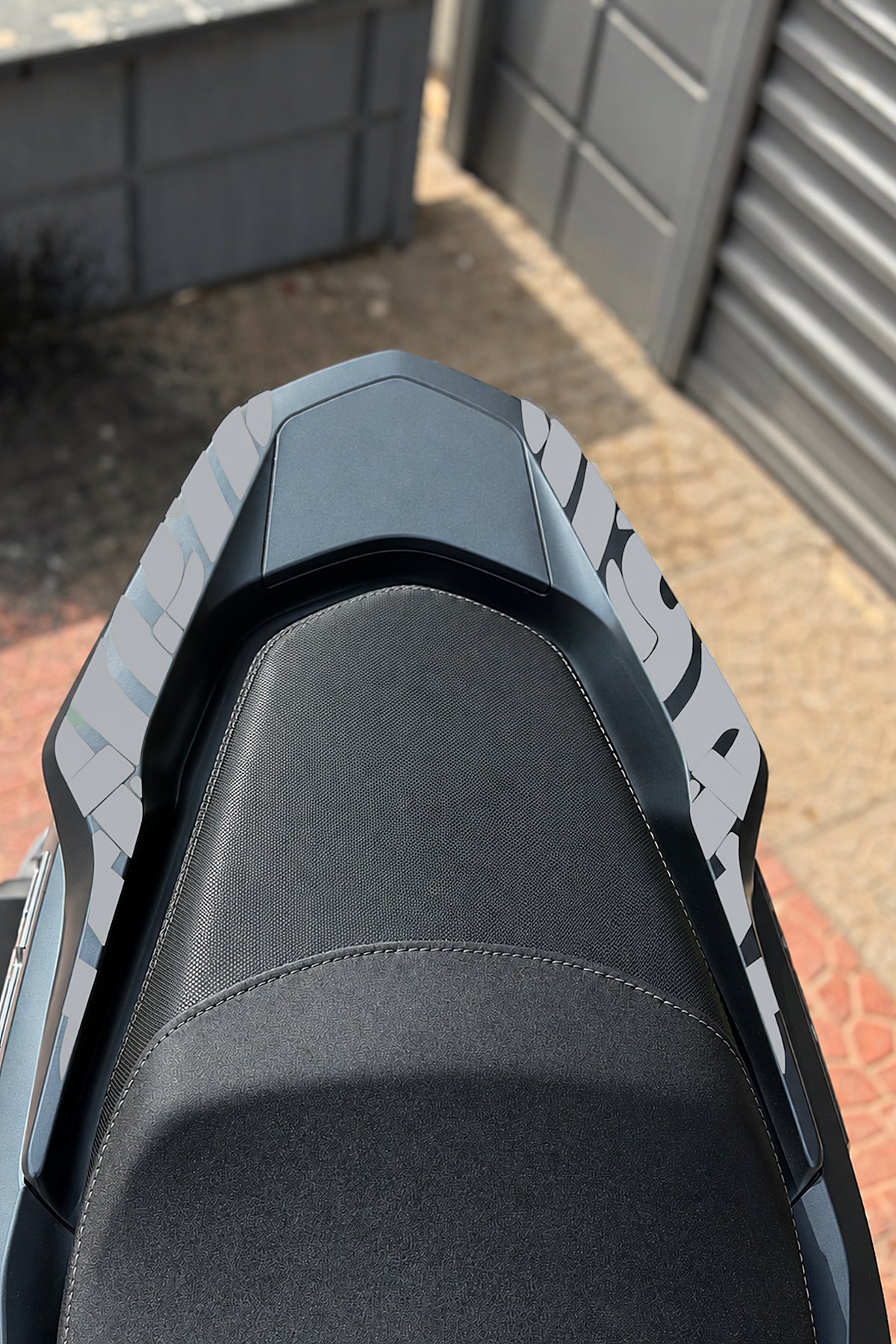 Honda PCX Deluxe için Kuyruk Üstü Tribal Desen Sticker (2025-2026 Uyumlu)