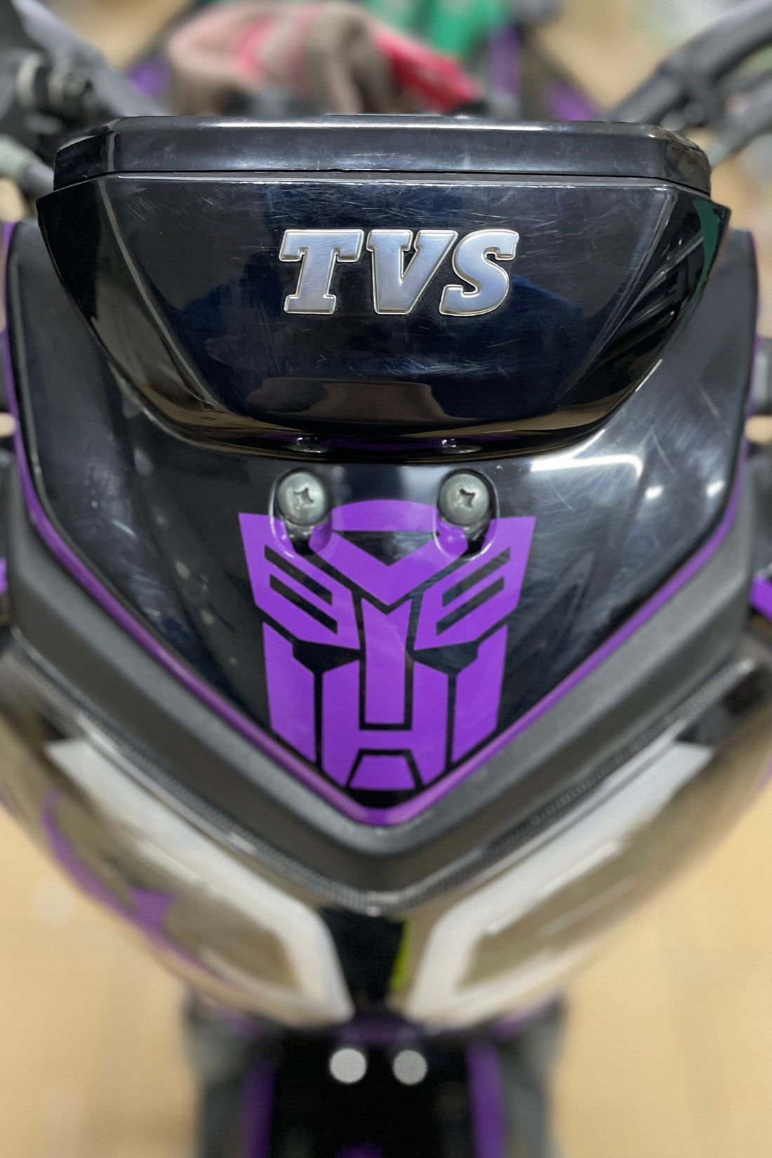 Motor-Araba-Kask için Oracal Mor Renk Transformers Robot Sticker Etiket (10CMx10CM)