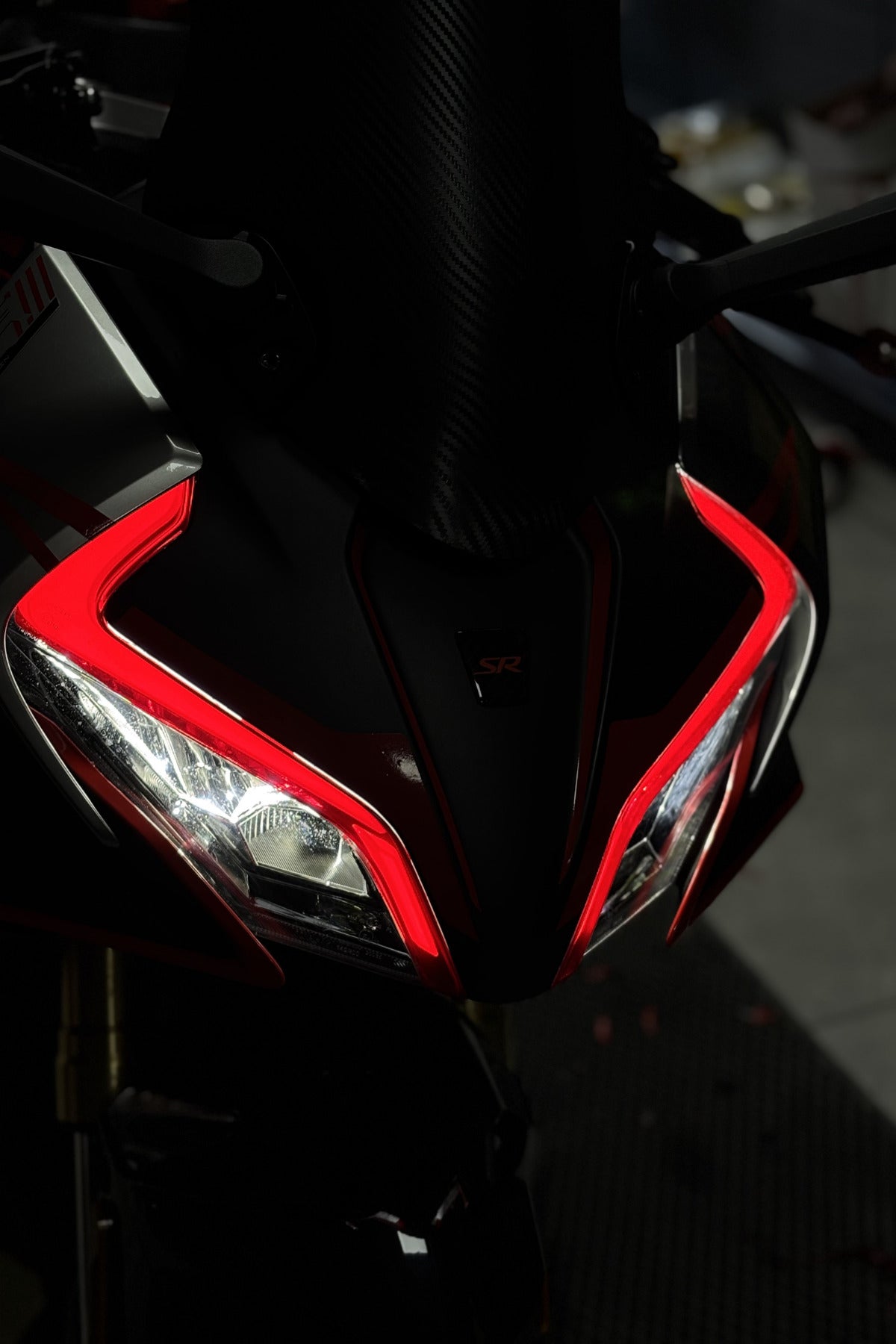 CFMOTO 450SR için Gündüz Ledi Kırmızı Far Tasarım Folyo Sticker