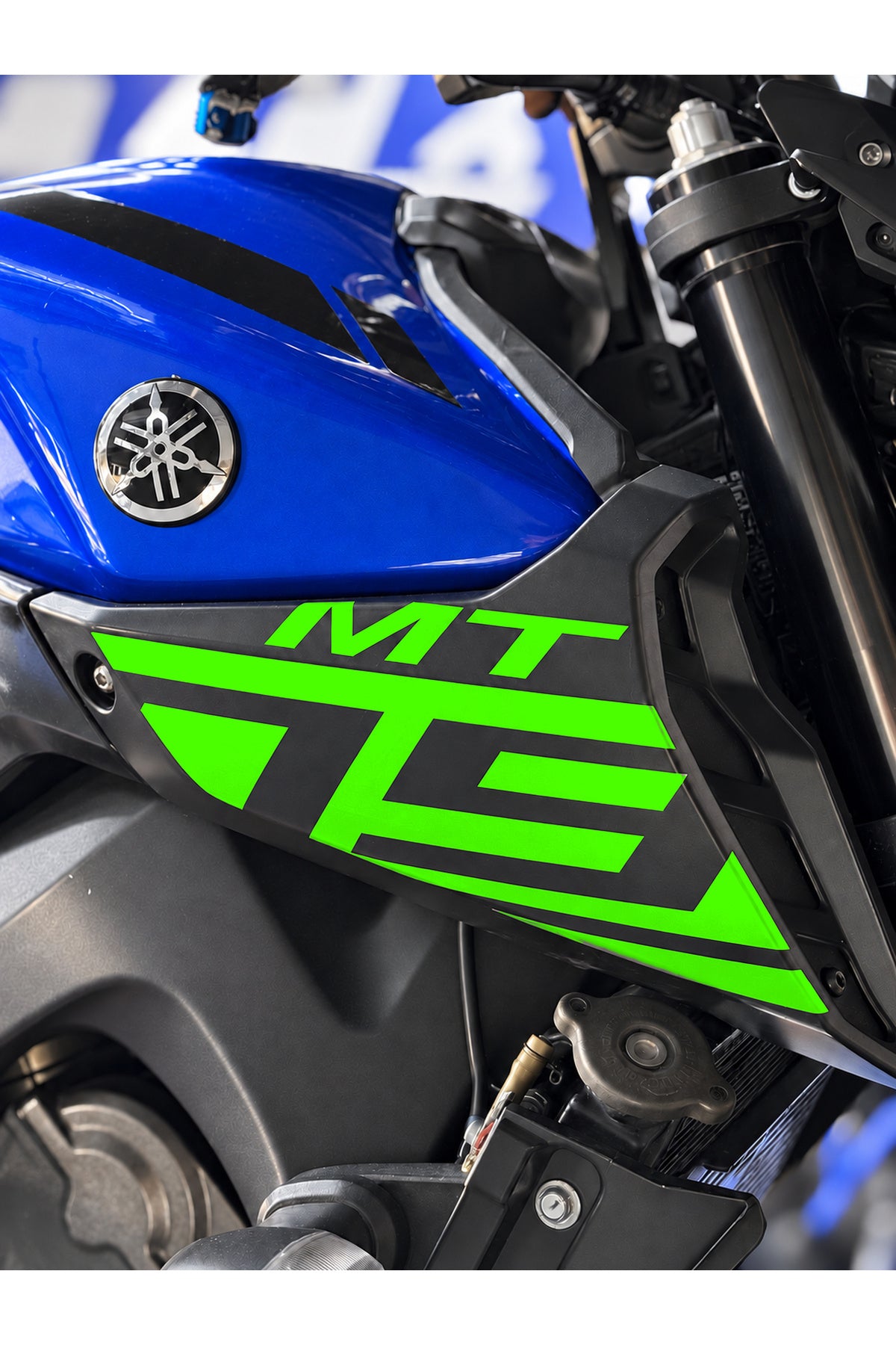 Yamaha MT-09 için Yan Grenajlara Uyumlu Kaplamalı MT-09 Sticker Etiket (2018-2019-2020)