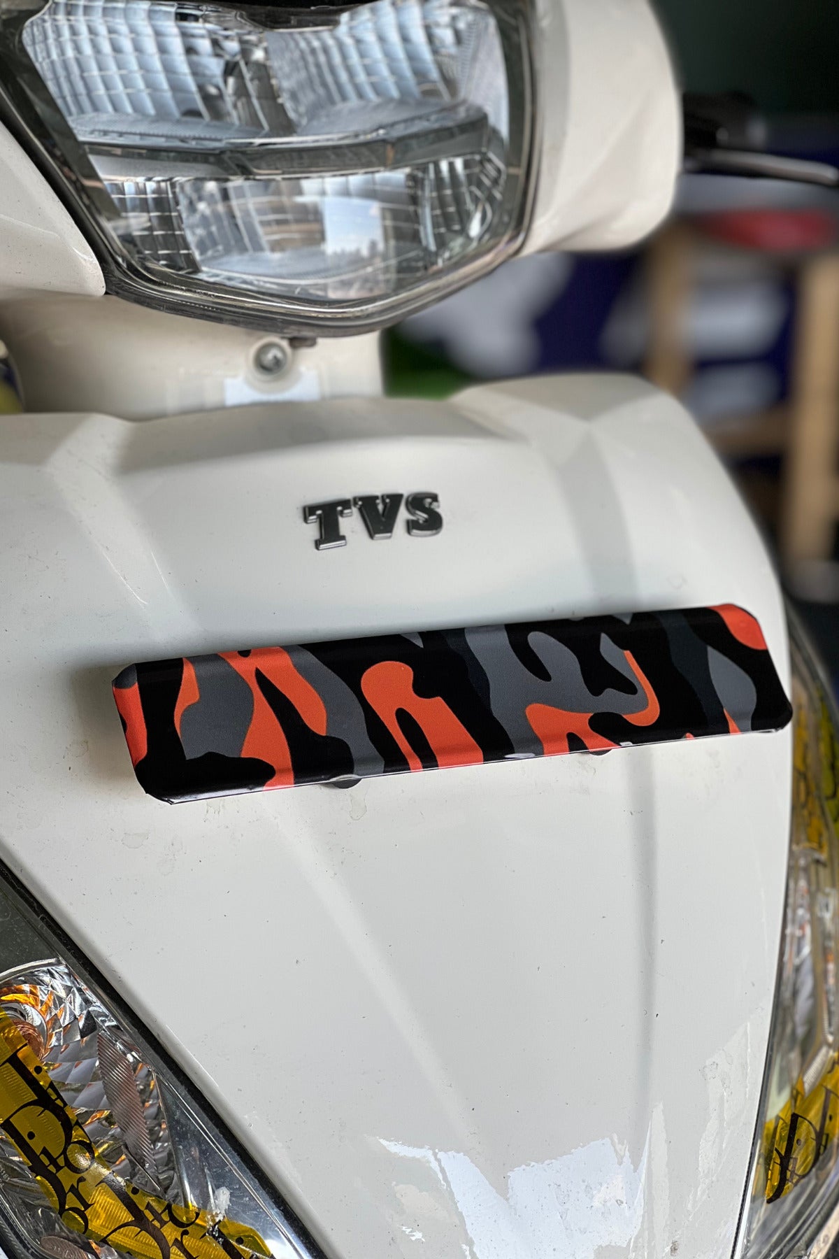 TVS Jupiter 125 Ön Plakası için Bayrak ve Desenli Sticker