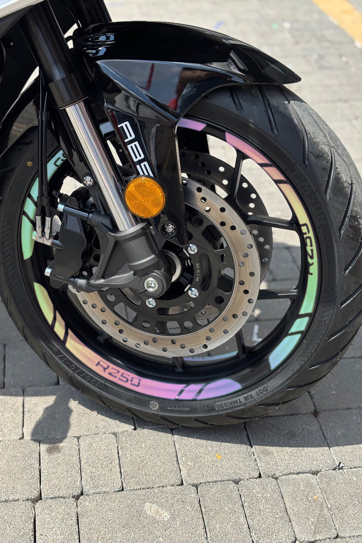 RKS R250 için 12 Parça R250 Yazılı Jant Şeridi Sticker Seti (Ön Arka Sağ Sol Yeterli)