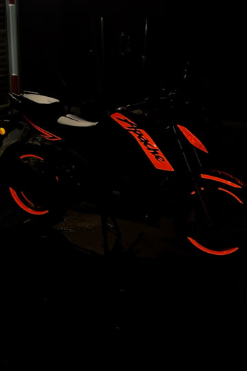 TVS Apache RTR için Reflektörlü Kırmızı Renk Komple Sticker Seti