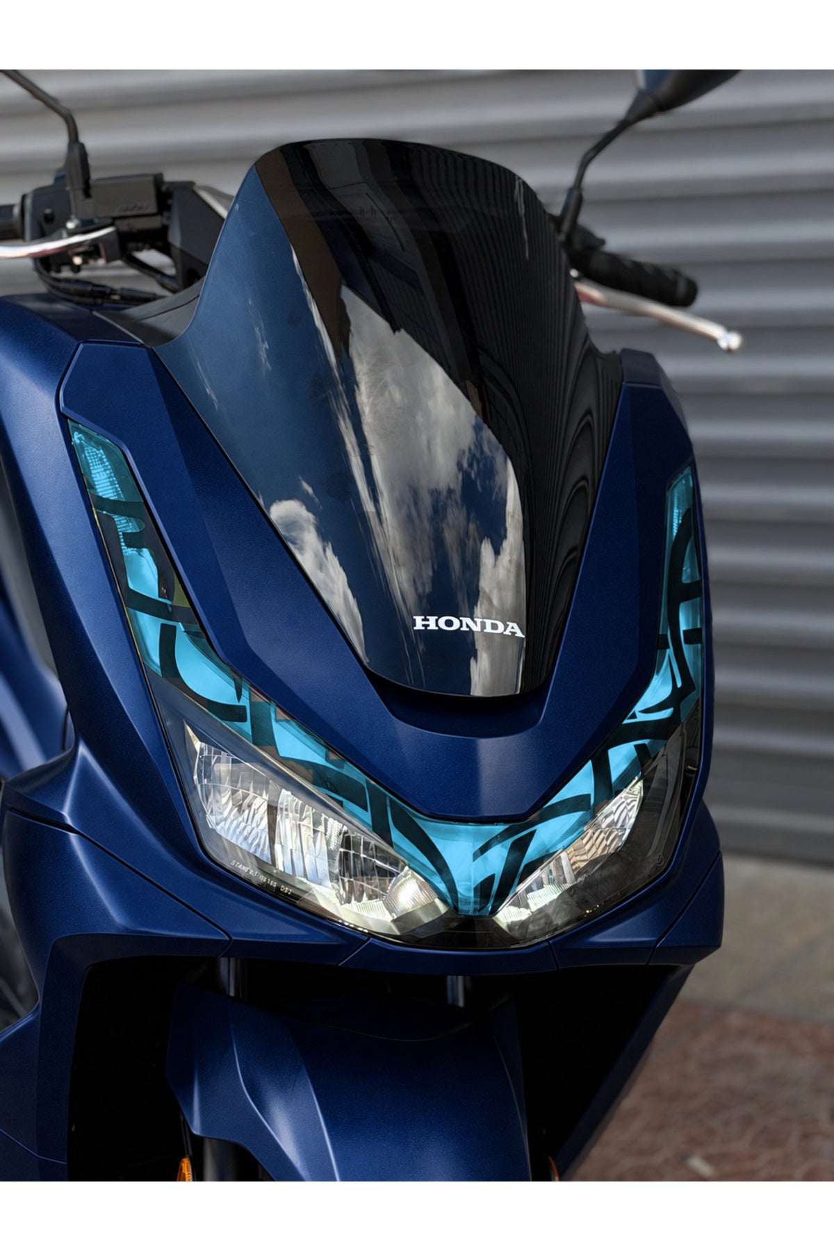 Honda PCX Deluxe için Tribal Dövme Desenli Far Filmi Far Tasarım Sticker (2025-2026 Uyumlu)