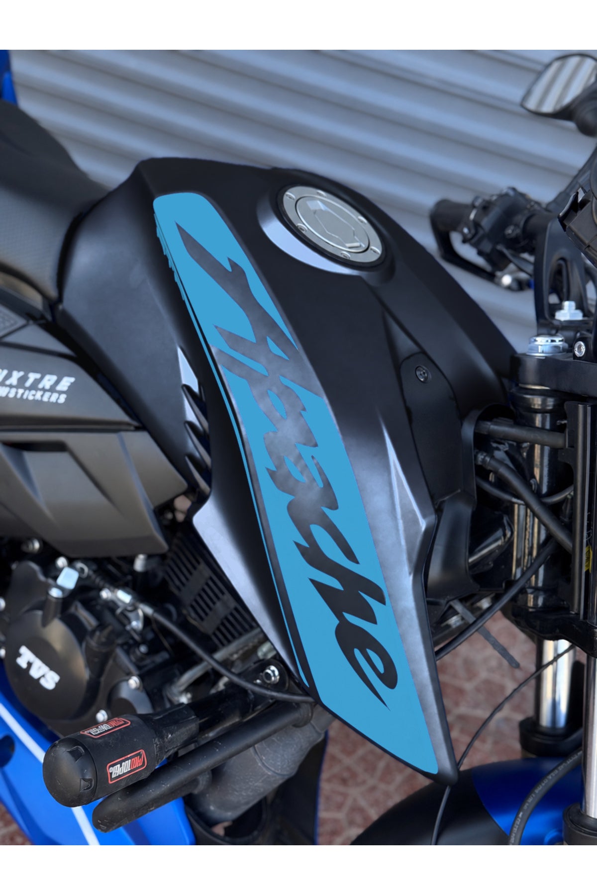 TVS Apache RTR için Yan Grenaj Apache Yazılı Kaplama Sticker Etiket (Sağ ve Sol)