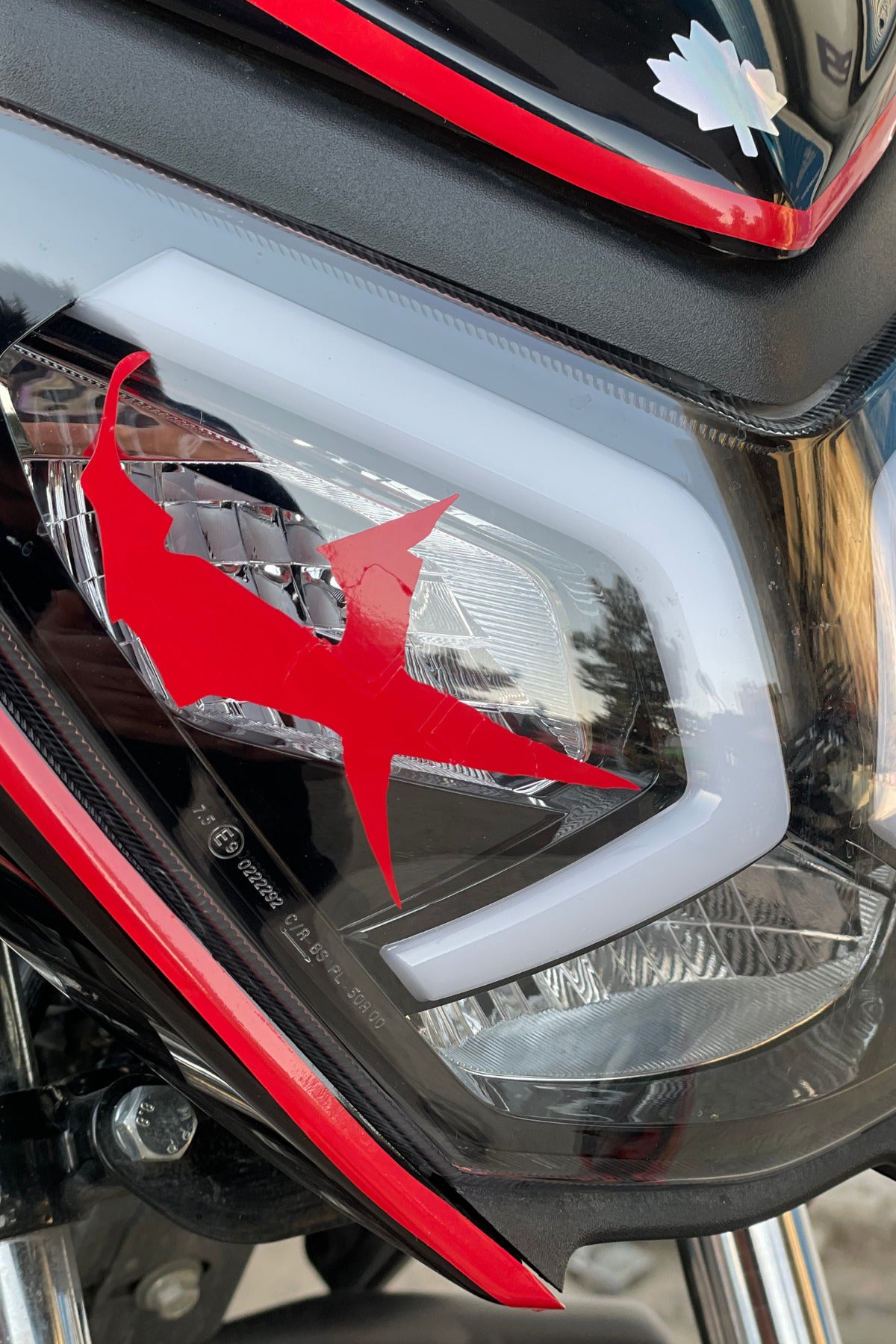 Motor Far Camı için Kırmızı Venom Göz Sticker Etiket (1 Adet)