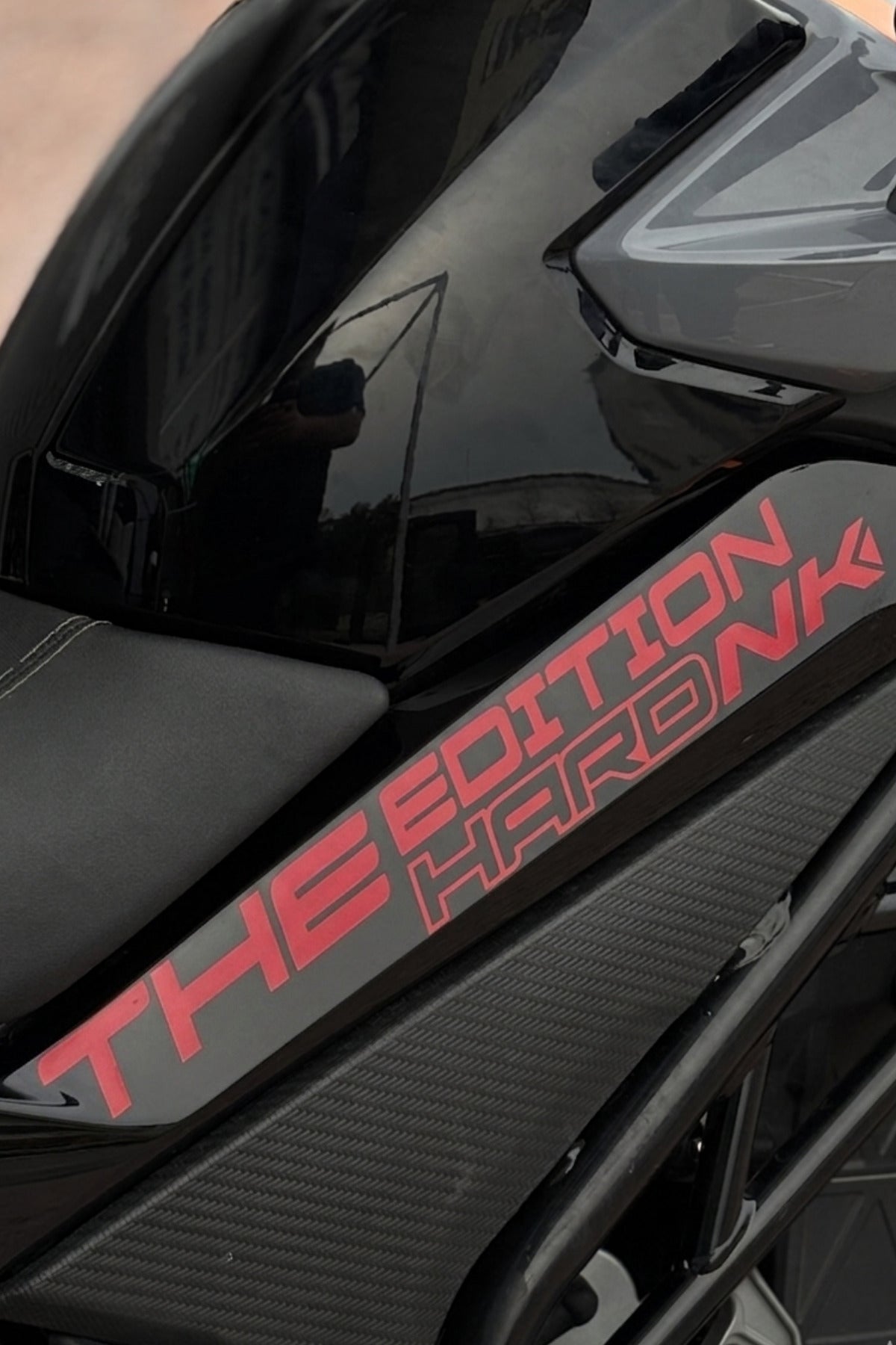 CFMOTO NK250 için The Hard Edition NK Sticker Seti (Sağ ve Sol)