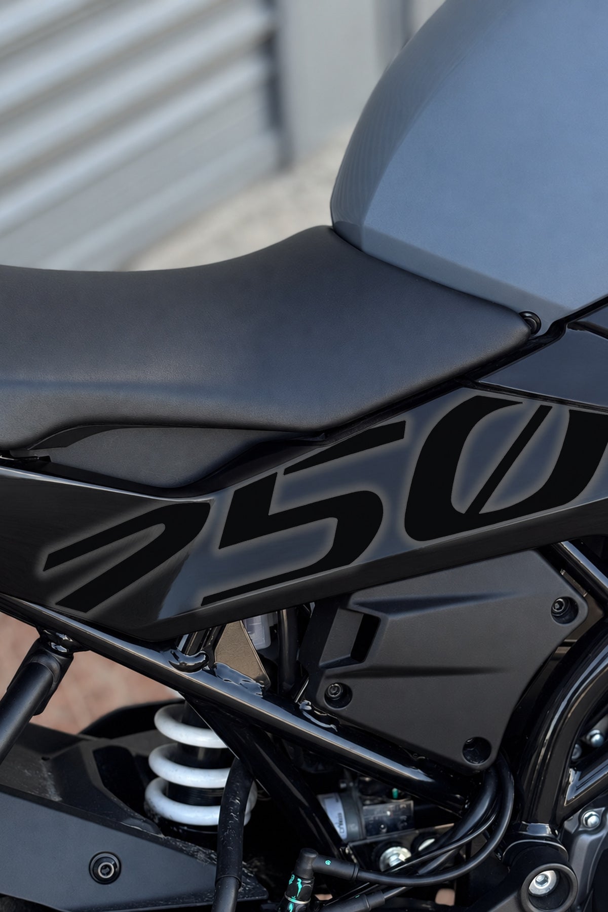 CFMOTO 250SR için Hazır Kalıp 250 Yazıları Sticker Etiket (Sağ ve Sol )