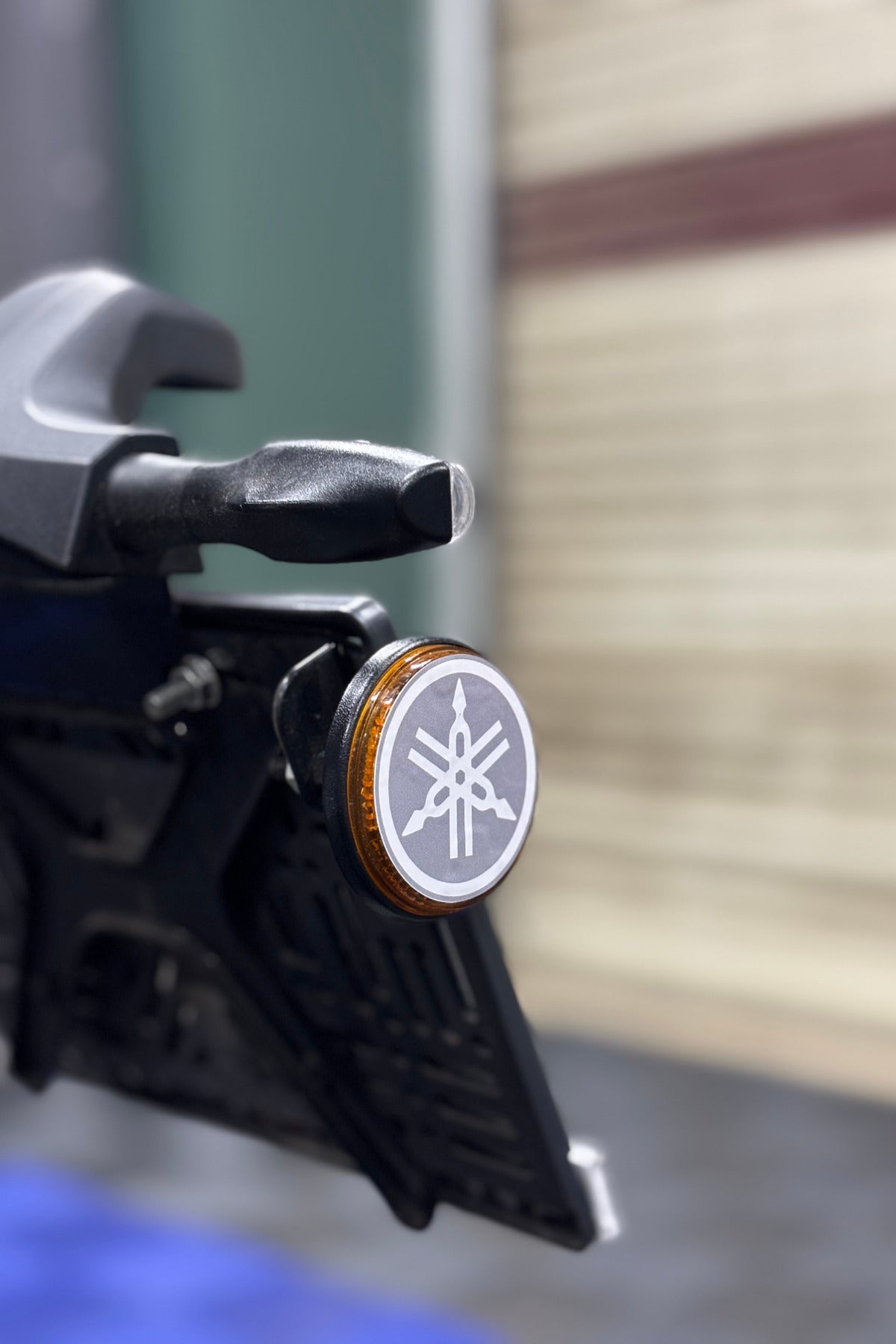 Yamaha Motosiklet Grubu Kedigözü Reflektörü için 5CMx5CM Sticker Etiket (2 Adet)