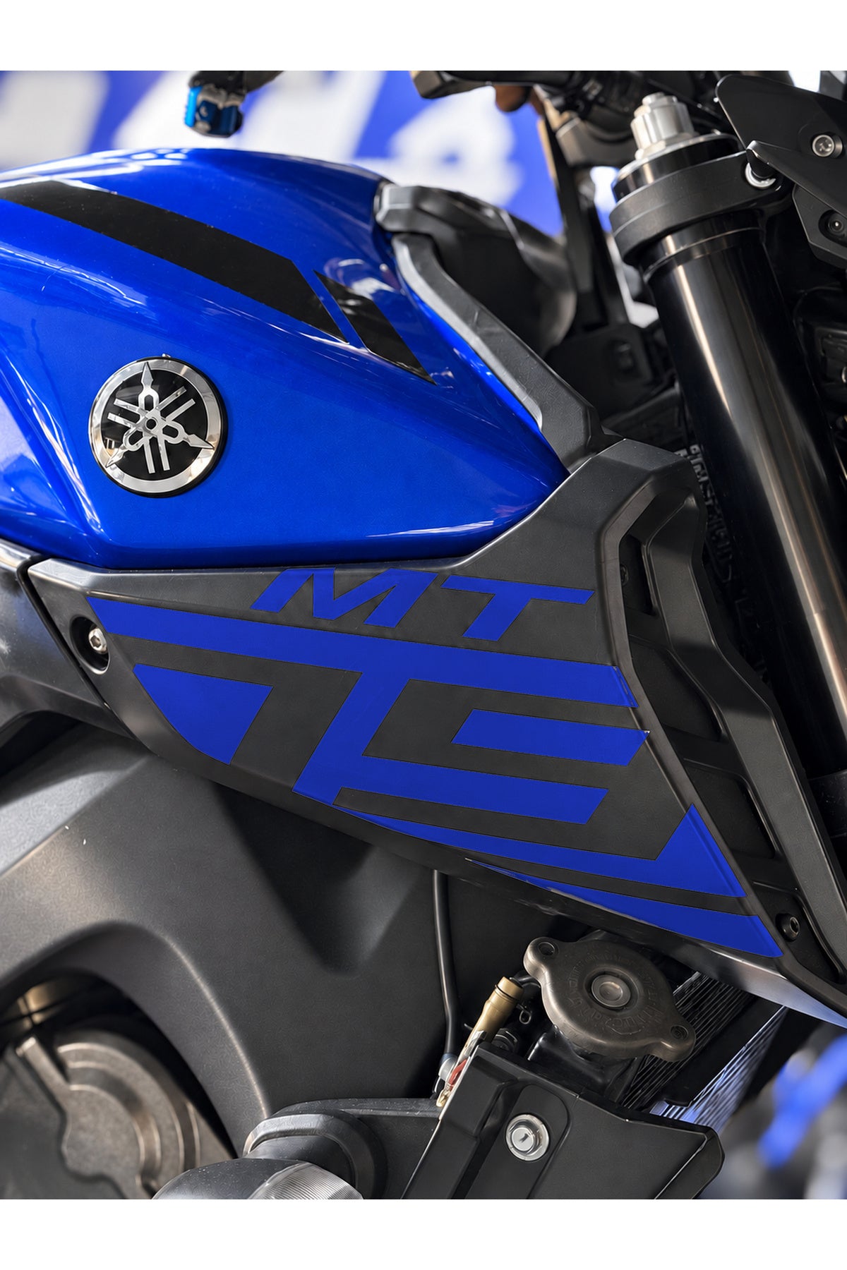 Yamaha MT-09 için Yan Grenajlara Uyumlu Kaplamalı MT-09 Sticker Etiket (2018-2019-2020)
