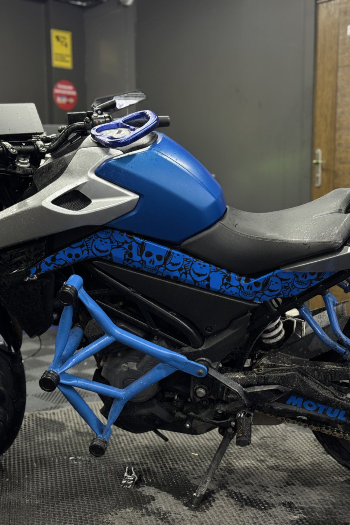 CFMOTO NK250 için Yan Grenaj Kurukafa Desenli Sticker