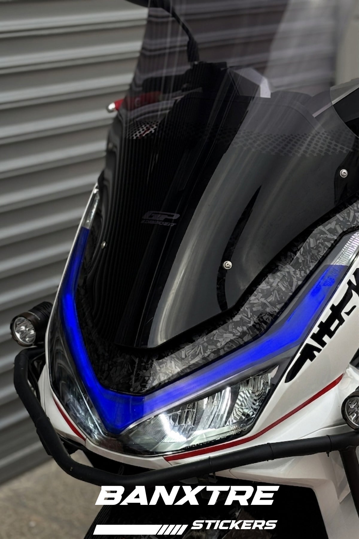 Honda PCX 2025 Model için Far Renklendirme Far Tasarım Film Sticker (Sağ ve Sol 2 Parçadan Oluşur)