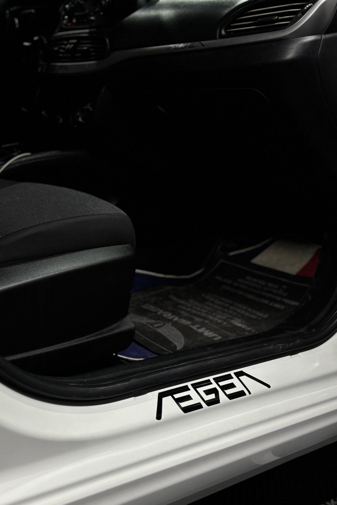 Fiat Egea için Siyah Renk Kapı Eşiği Sticker Seti (2 Parça)