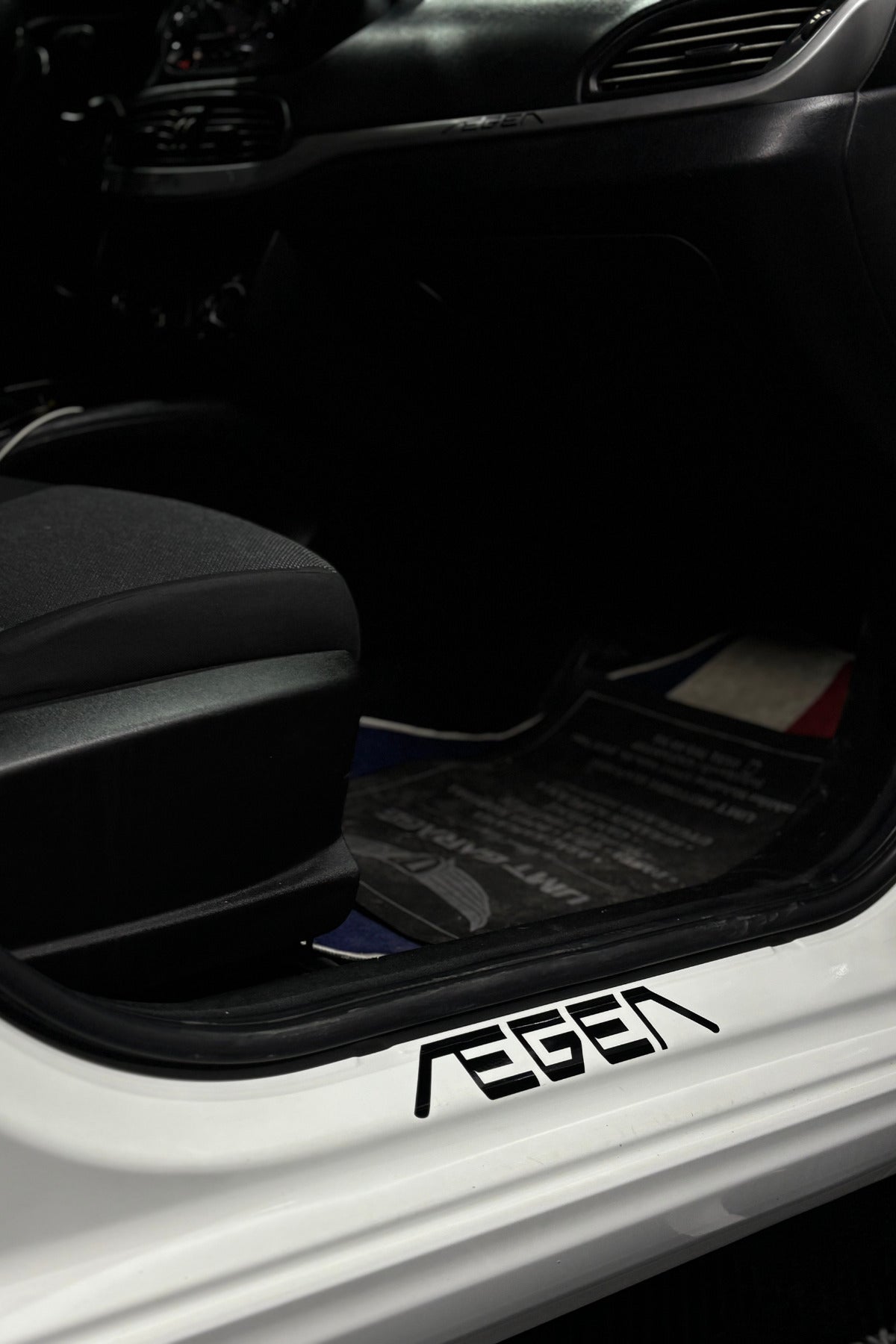 Fiat Egea için Siyah Renk Kapı Eşiği Sticker Seti (2 Parça)