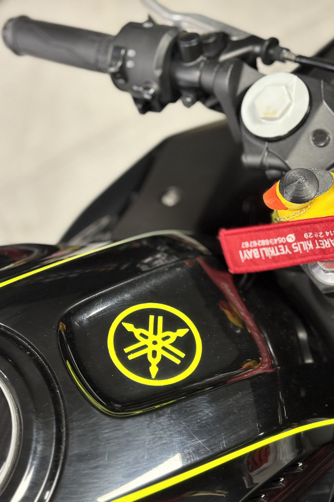 Yamaha Motor Grubu için Yamaha Logo Sticker Etiket (8x8CM)