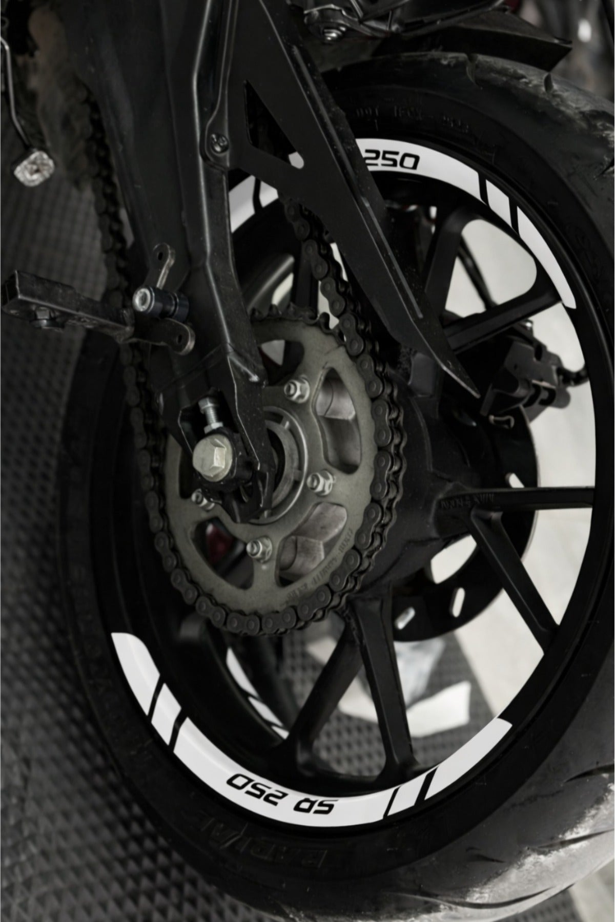 CFMOTO 250SR için Beyaz Jant Şeridi Sticker Etiket (8 Parça)