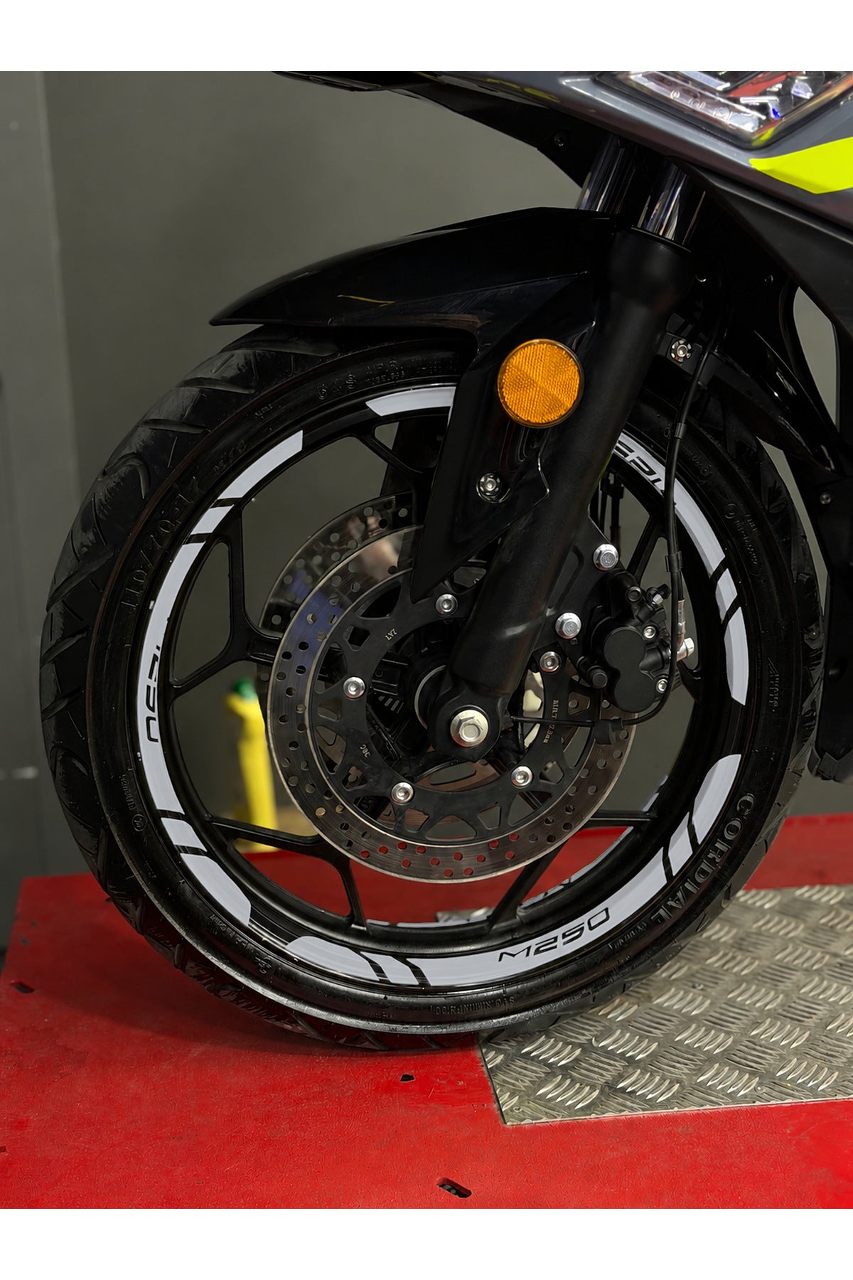 RKS M250 için M250 Yazılı 12 Parça Ön Arka Yeterli Jant Şeridi Sticker Seti