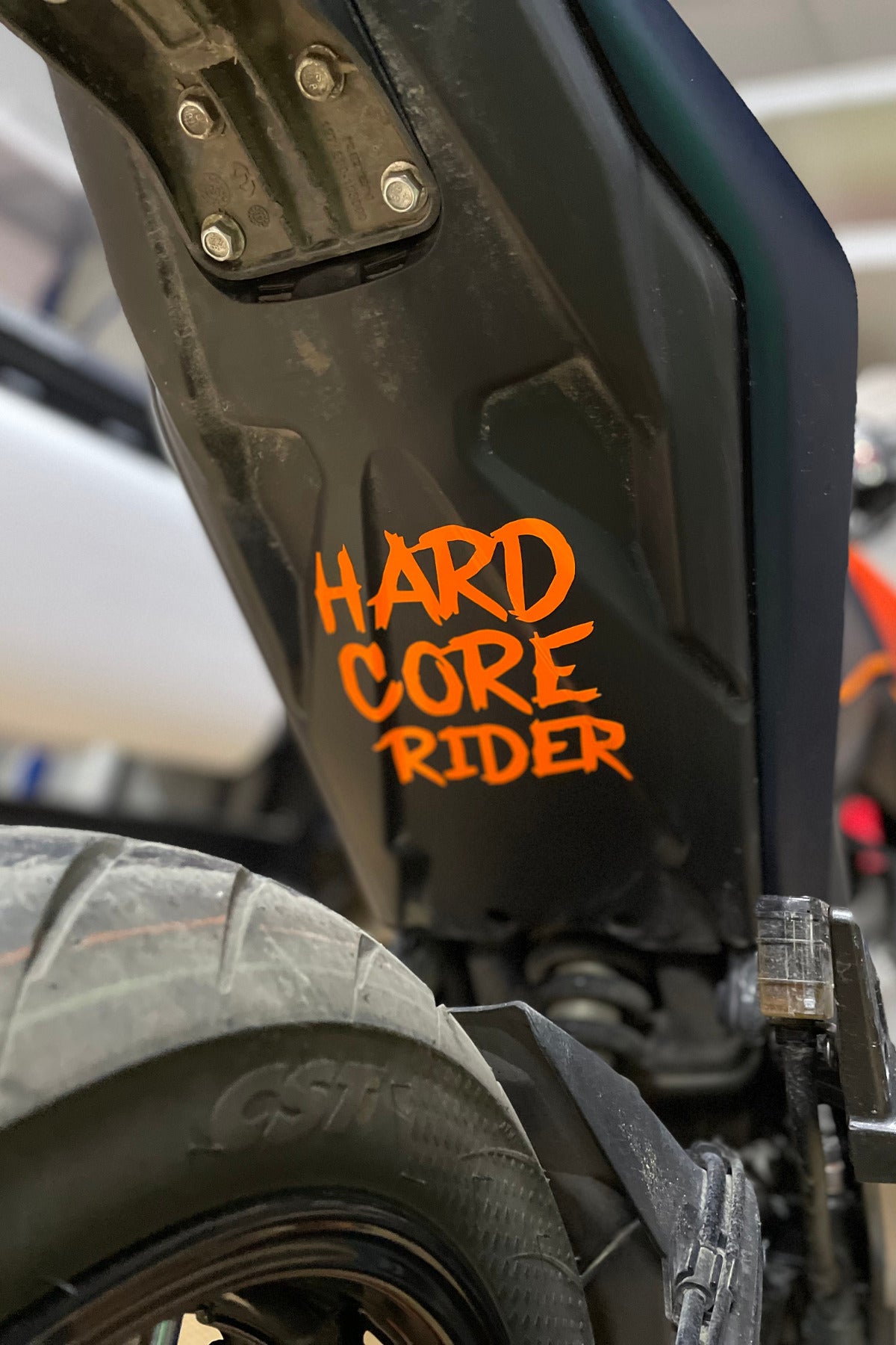 Dekoratif Neon Turuncu Hard Core Rider Sticker Araba-Motor için Etiket 15x12CM (1 Adet)