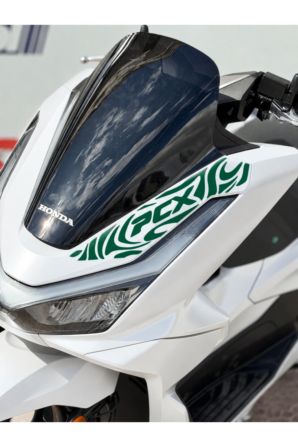 Honda PCX Deluxe için Ön Panel PCX Yazılı Tribal Yazı Dövme Sticker (2025-2026 Uyumlu)