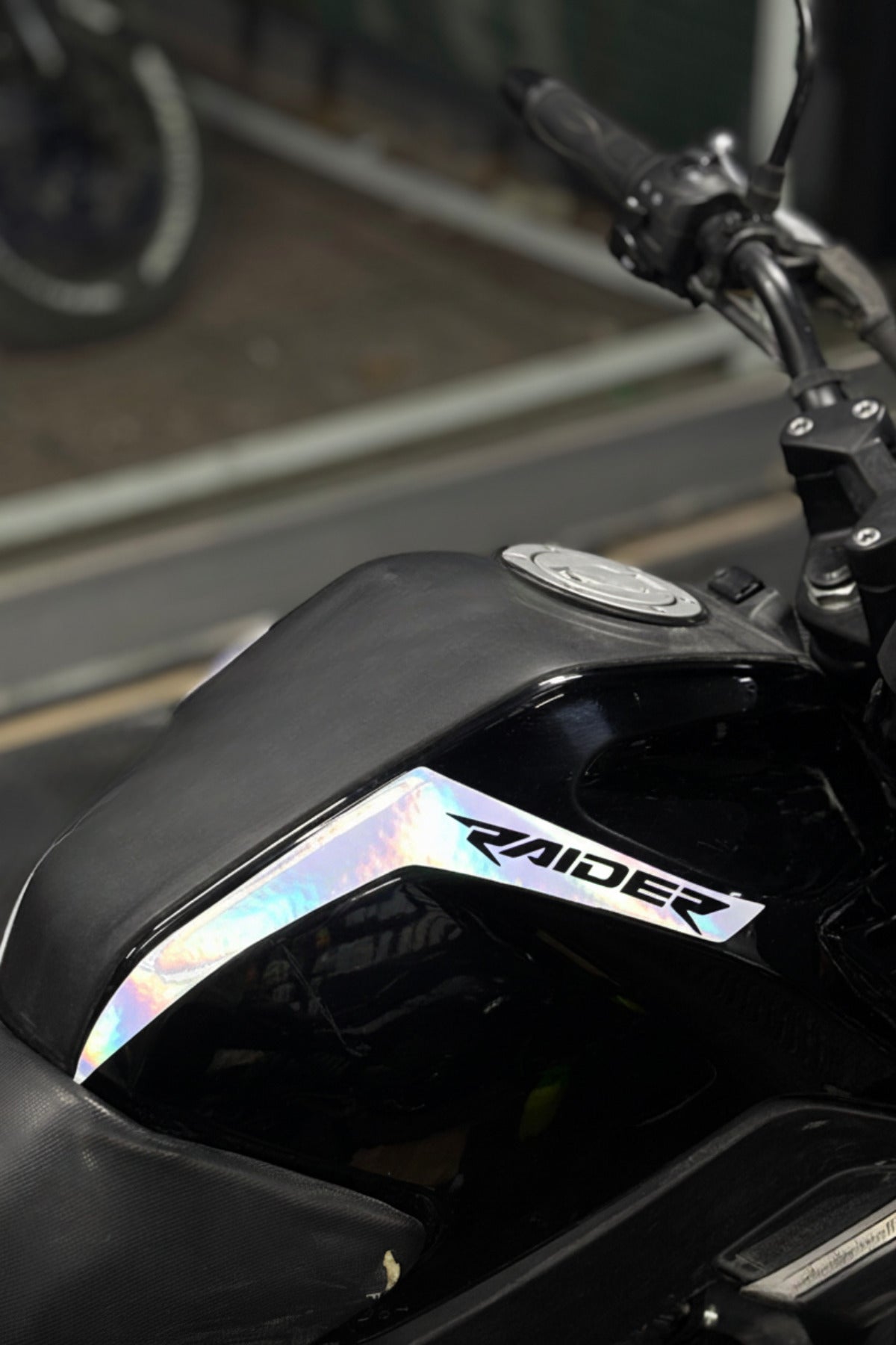 Tvs Raider 125 Motosiklet için Uyumlu Depo Kordon Sticker Seti (Sağ ve Sol)