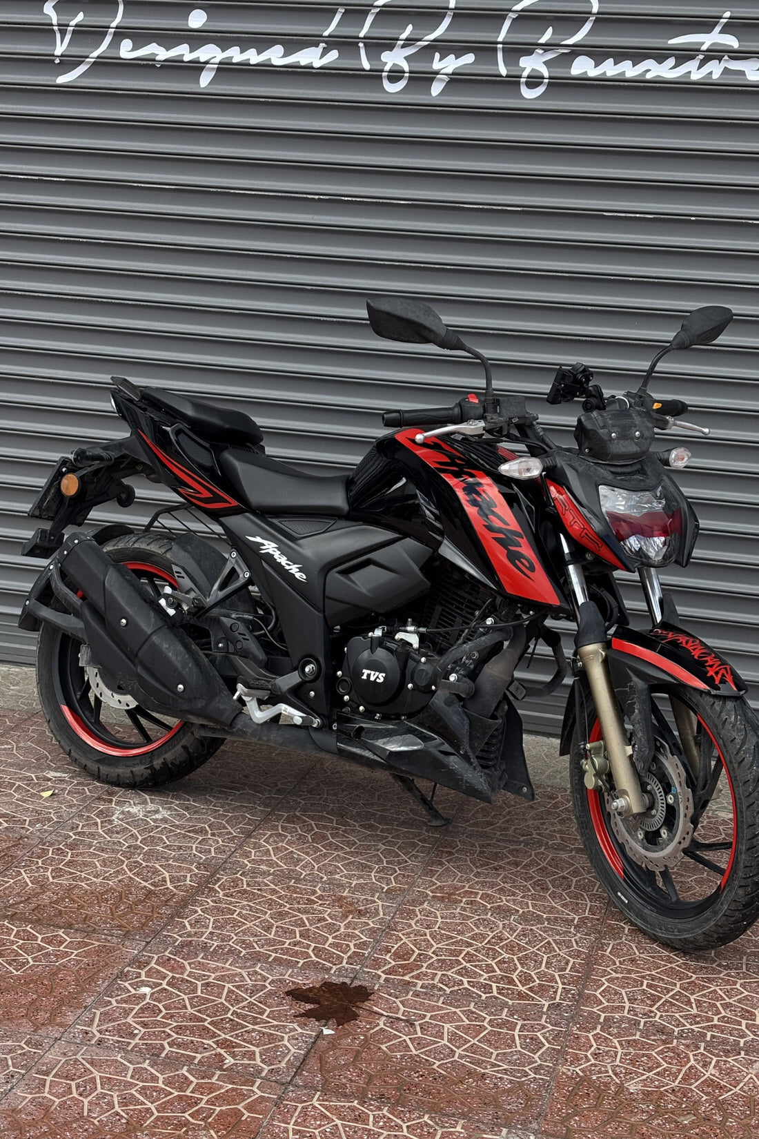 TVS Apache RTR için Reflektörlü Kırmızı Renk Komple Sticker Seti