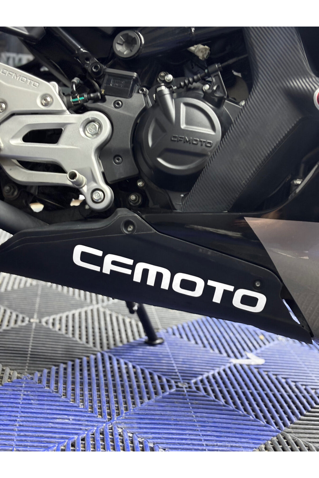 CFMOTO 450SR Alt Sakal için CFMOTO Yazı Sticker Etiket (30CM)