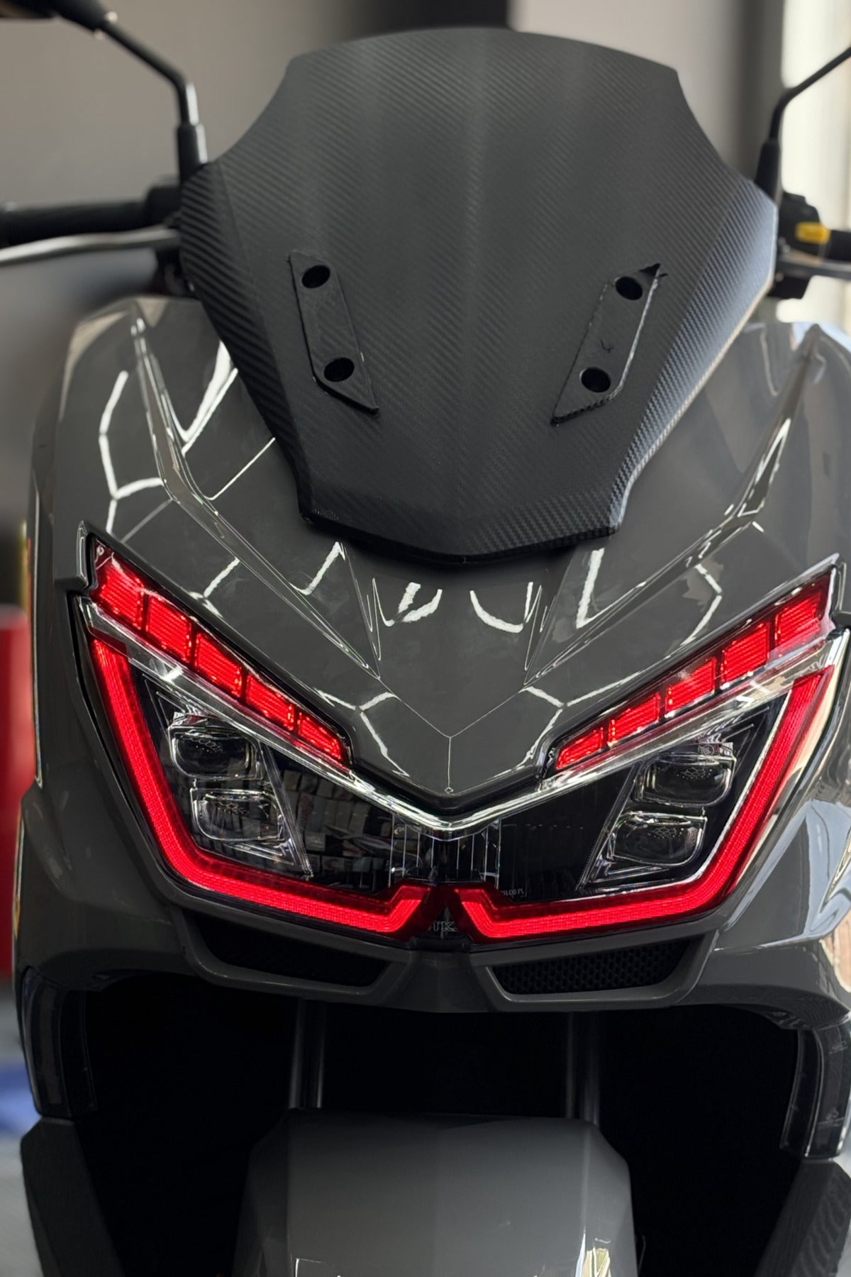 Mondial Strada Scooter için Renkli Far Filmi Sticker Far Tasarım Filmi (4 Parça)