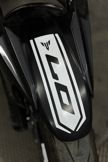 Yamaha MT-07 için Beyaz Renk Çamurluk Sticker Etiket