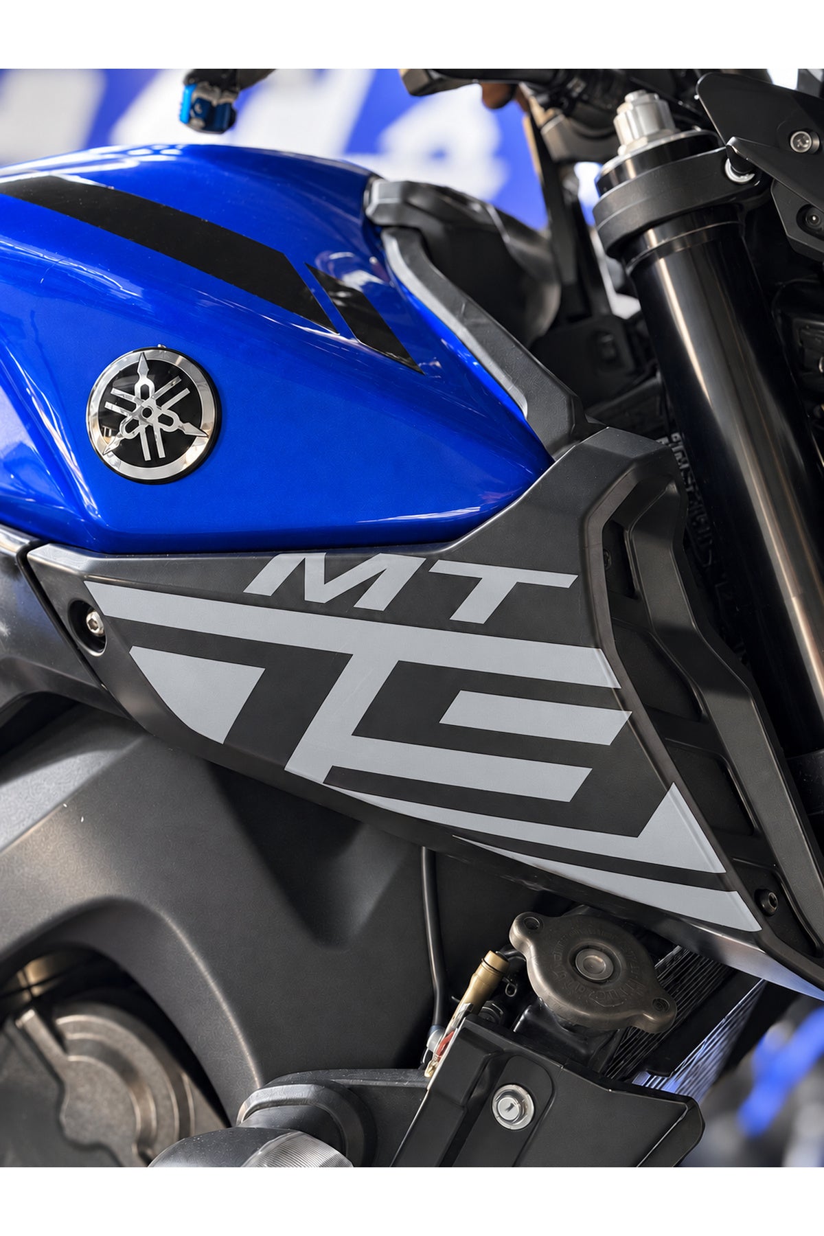 Yamaha MT-09 için Yan Grenajlara Uyumlu Kaplamalı MT-09 Sticker Etiket (2018-2019-2020)