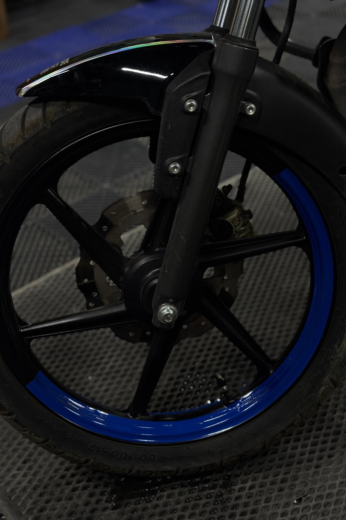 Motosiklet 17 Inch Jantlara Uyumlu Yarım Jant Şeridi