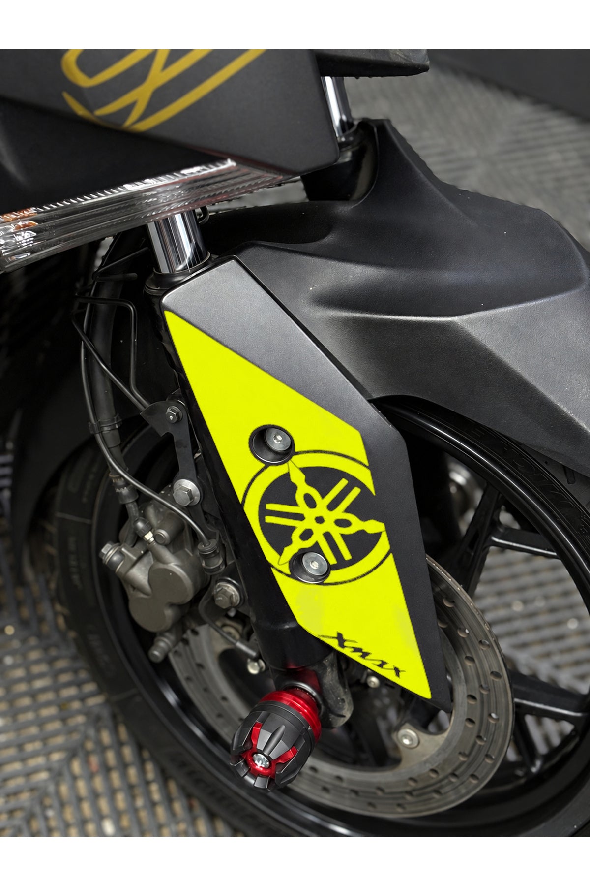 Yamaha Xmax Ön Çamurluk için Logolu Detay Sticker (Sağ-Sol) (2018-2022 Uyumlu)