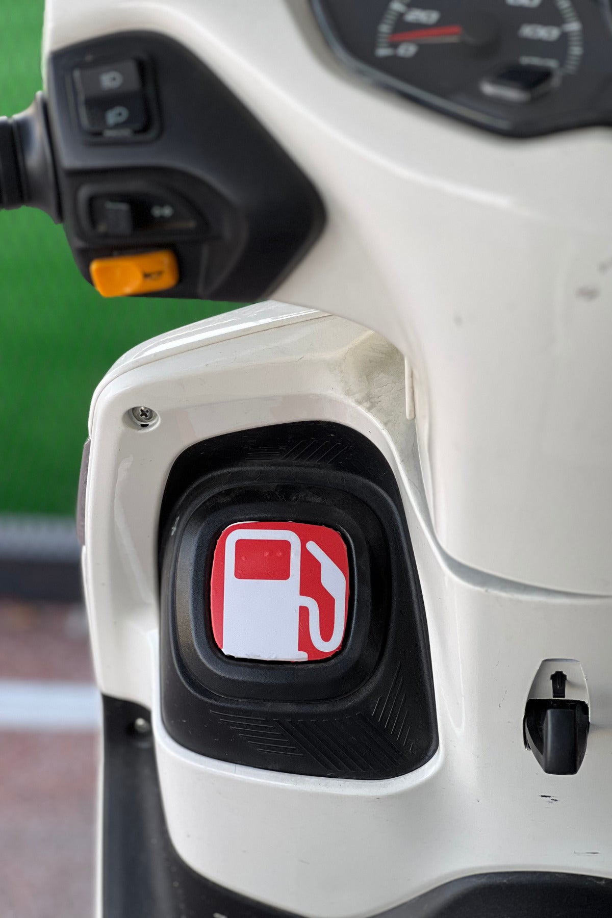 TVS Jupiter Depo Kapağı Kaplaması Sticker