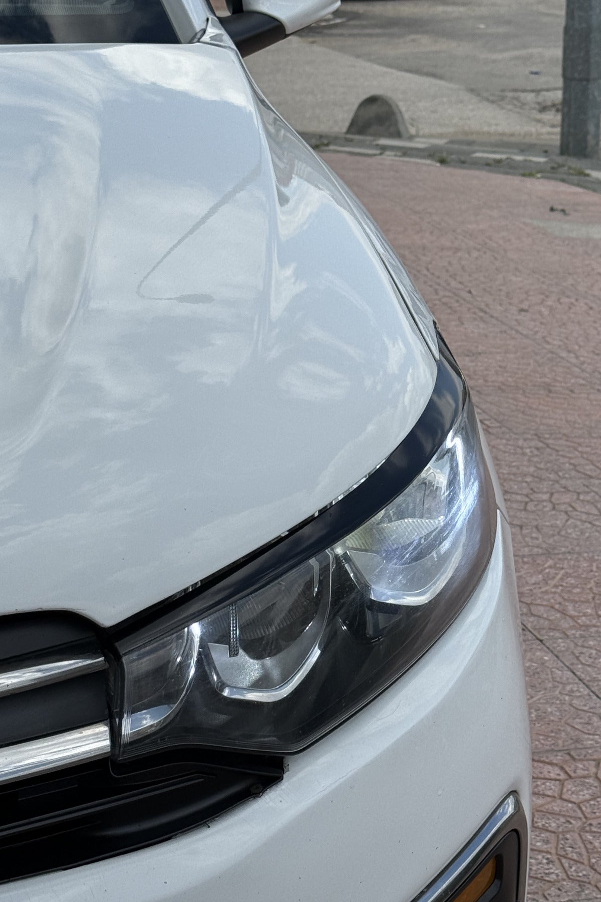 Citroen C-Elysee için Siyah Renk Far Kaşı Sticker Etiket (Sağ ve Sol )