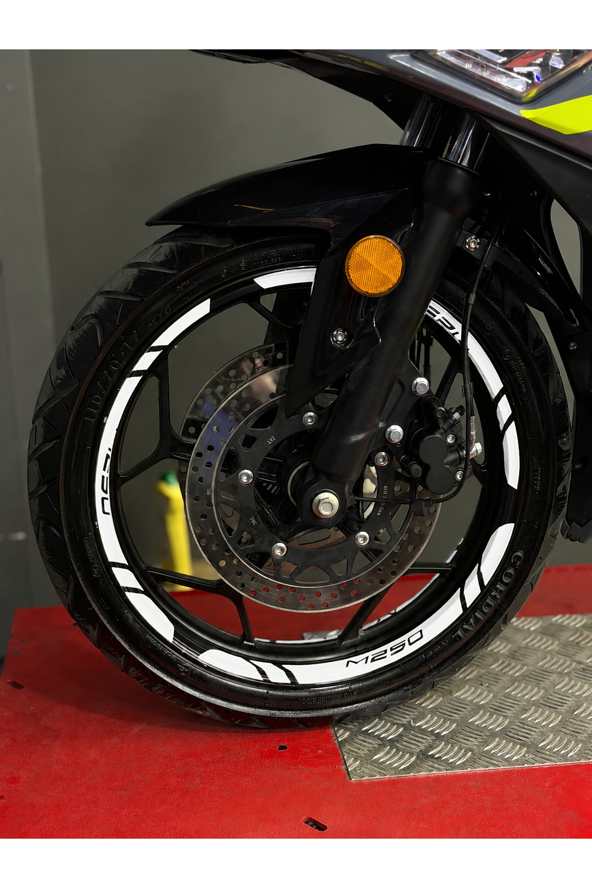 RKS M250 için M250 Yazılı 12 Parça Ön Arka Yeterli Jant Şeridi Sticker Seti