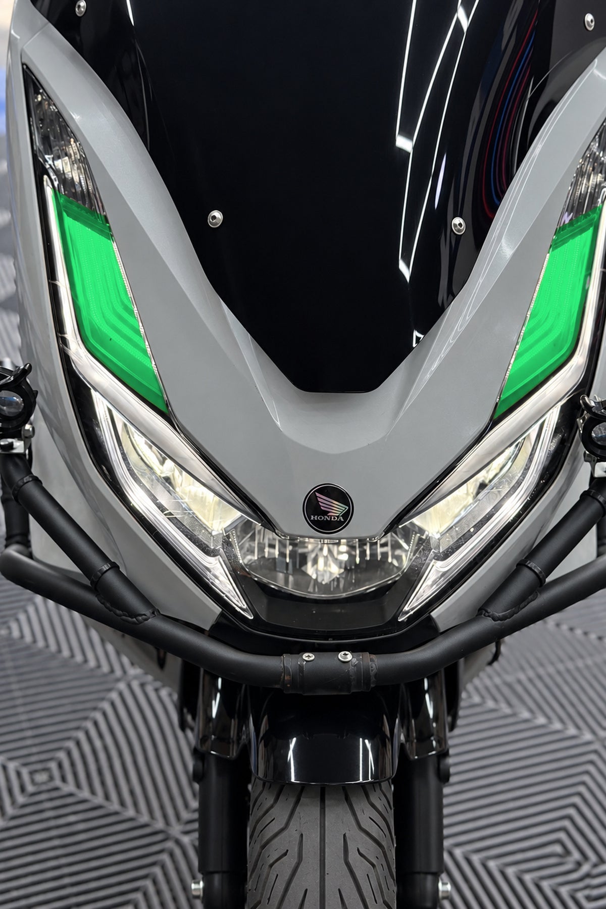 Honda PCX için Amerikan Görünümlü Far Filmi Far Tasarım Filmi (2021-2022-2023-2024 Uyumlu)