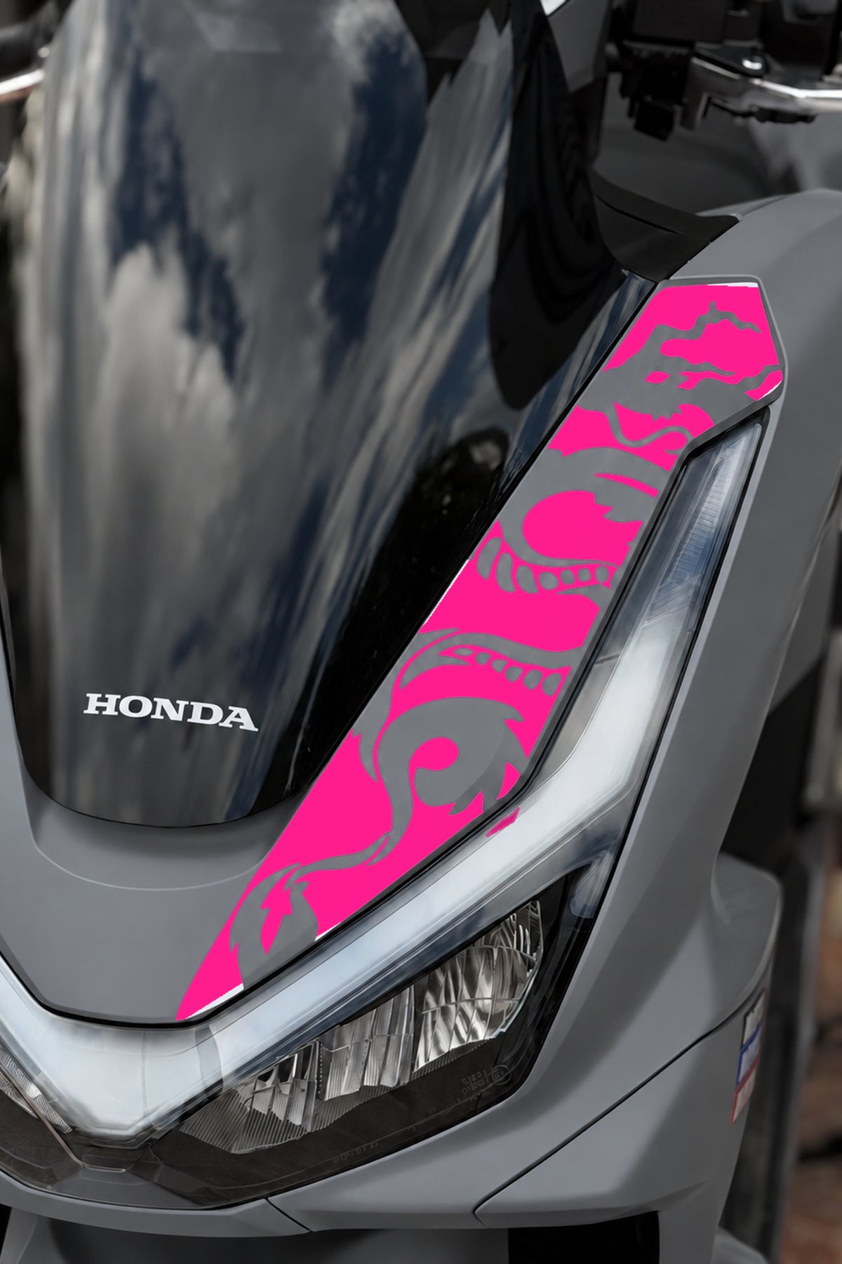Honda PCX Deluxe Yeni Kasa 2025-2026 Uyumlu Ejder Desenli Ön Panel Sticker