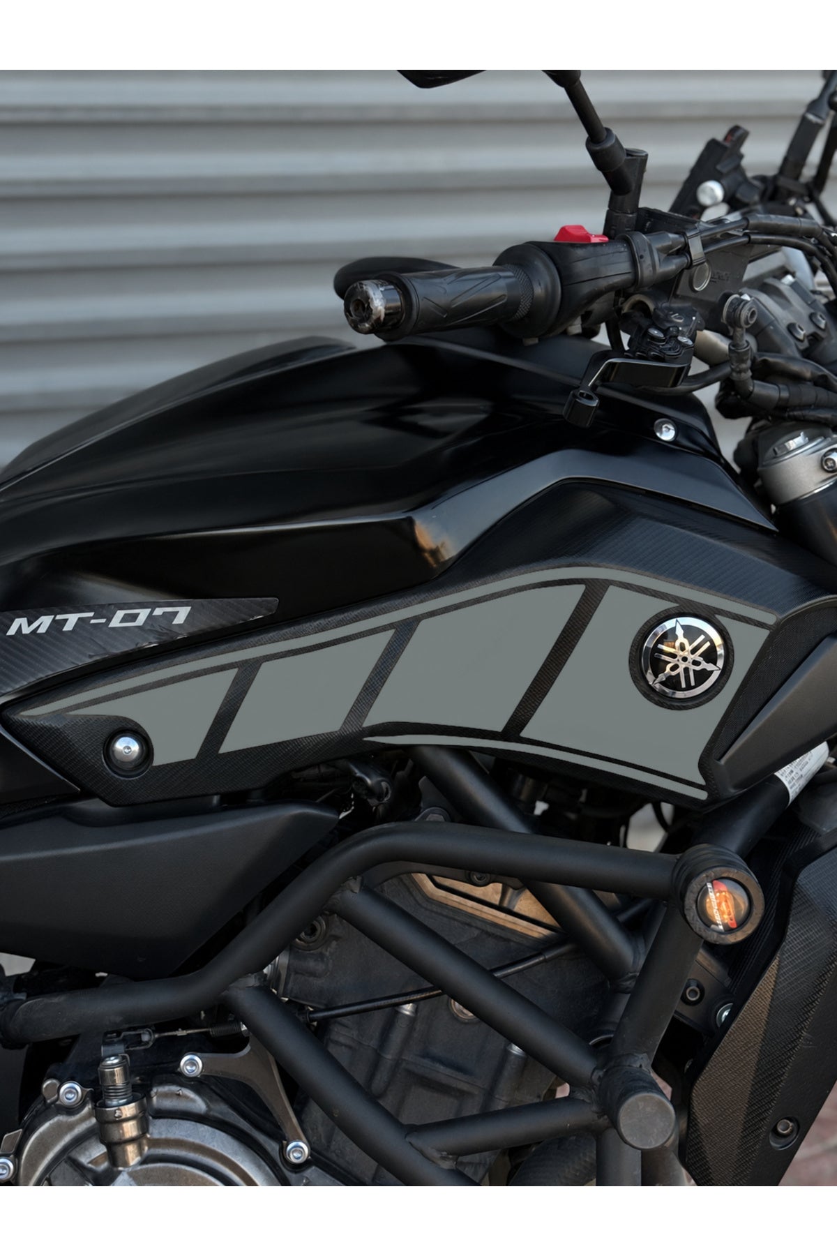 Yamaha MT-07 İÇİN Yan Plastik Panellere Uyumlu Grenaj Sticker (Sağ ve Sol) (2014-2017 Yılları Arası)