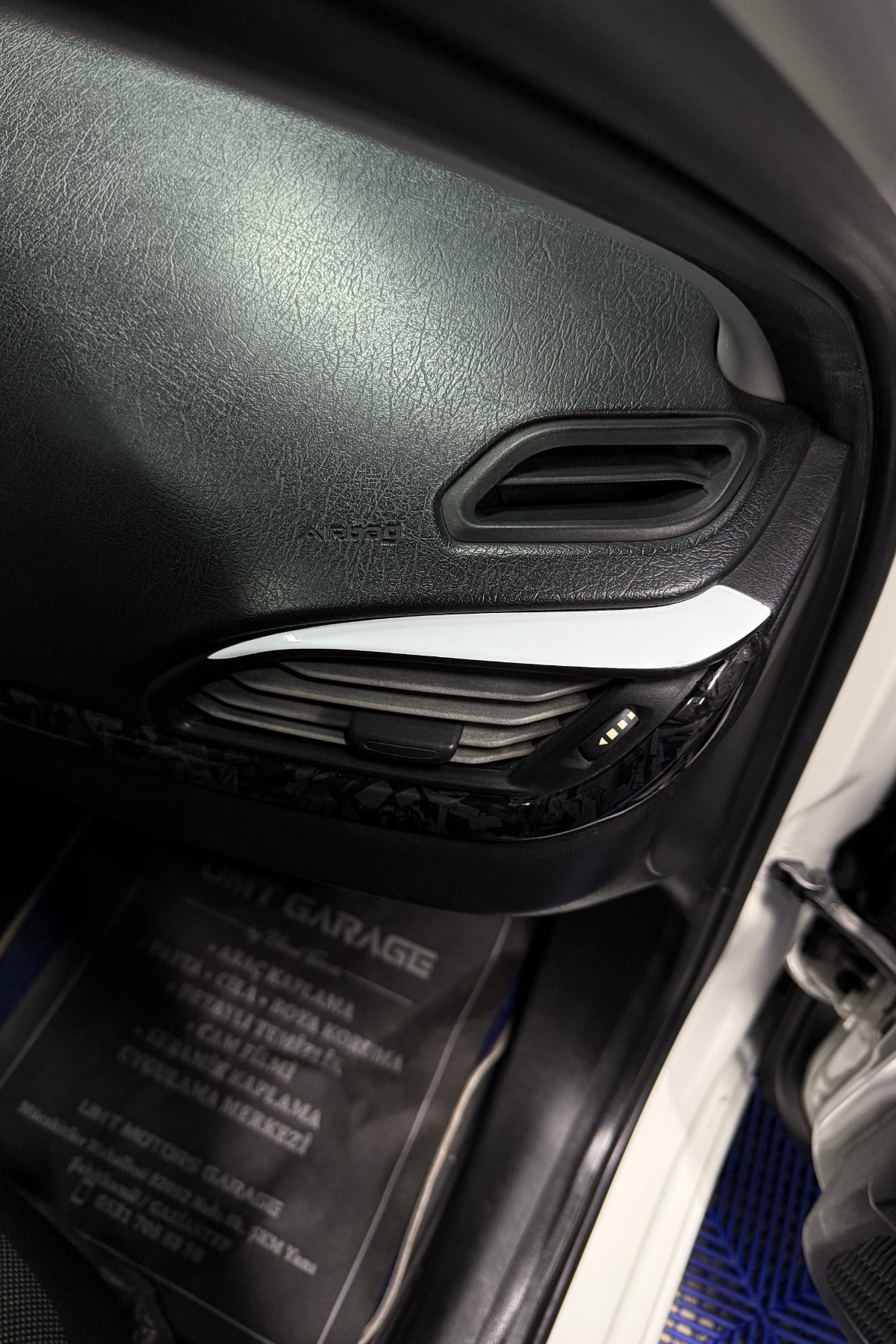 Fiat Egea Klima Menfez Üstü Beyaz Sticker (Sağ ve Sol)
