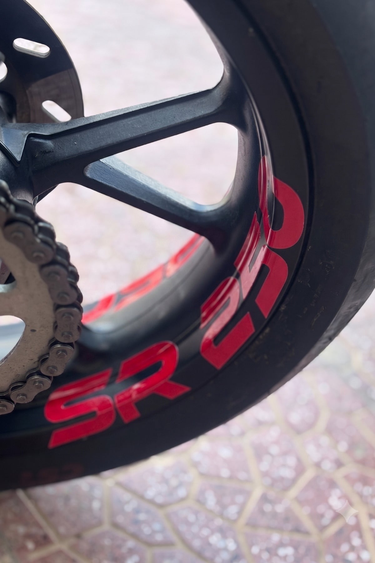 CFMOTO SR250 için Jant içi SR250 Yazısı Sticker Etiket (4 Adet)