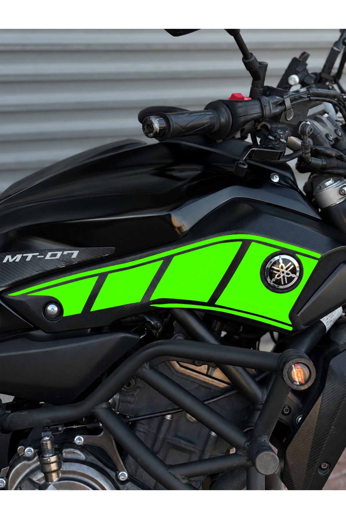 Yamaha MT-07 İÇİN Yan Plastik Panellere Uyumlu Grenaj Sticker (Sağ ve Sol) (2014-2017 Yılları Arası)