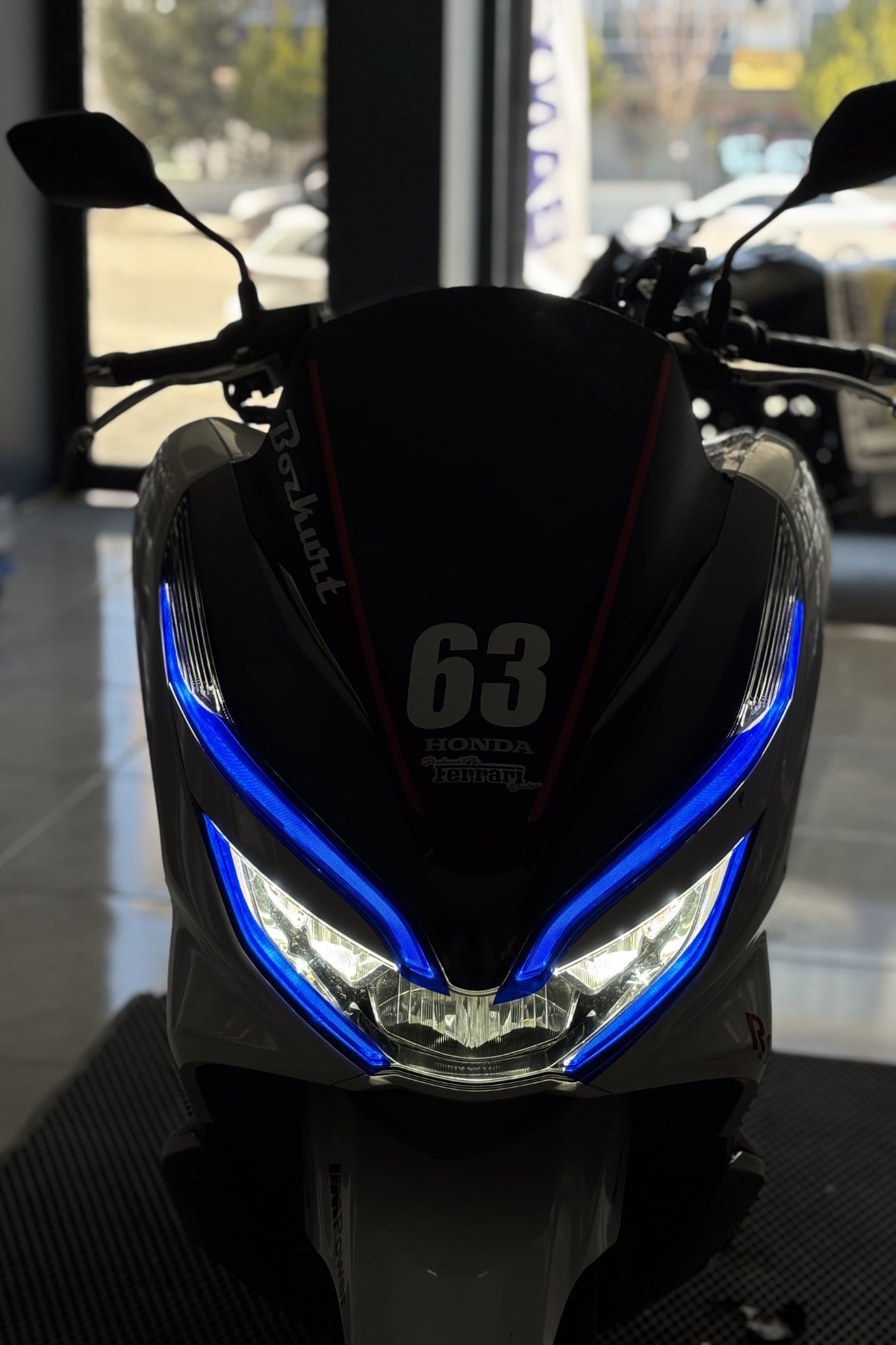 Honda PCX (2018-2020) için Far Tasarım Folyosu Sticker