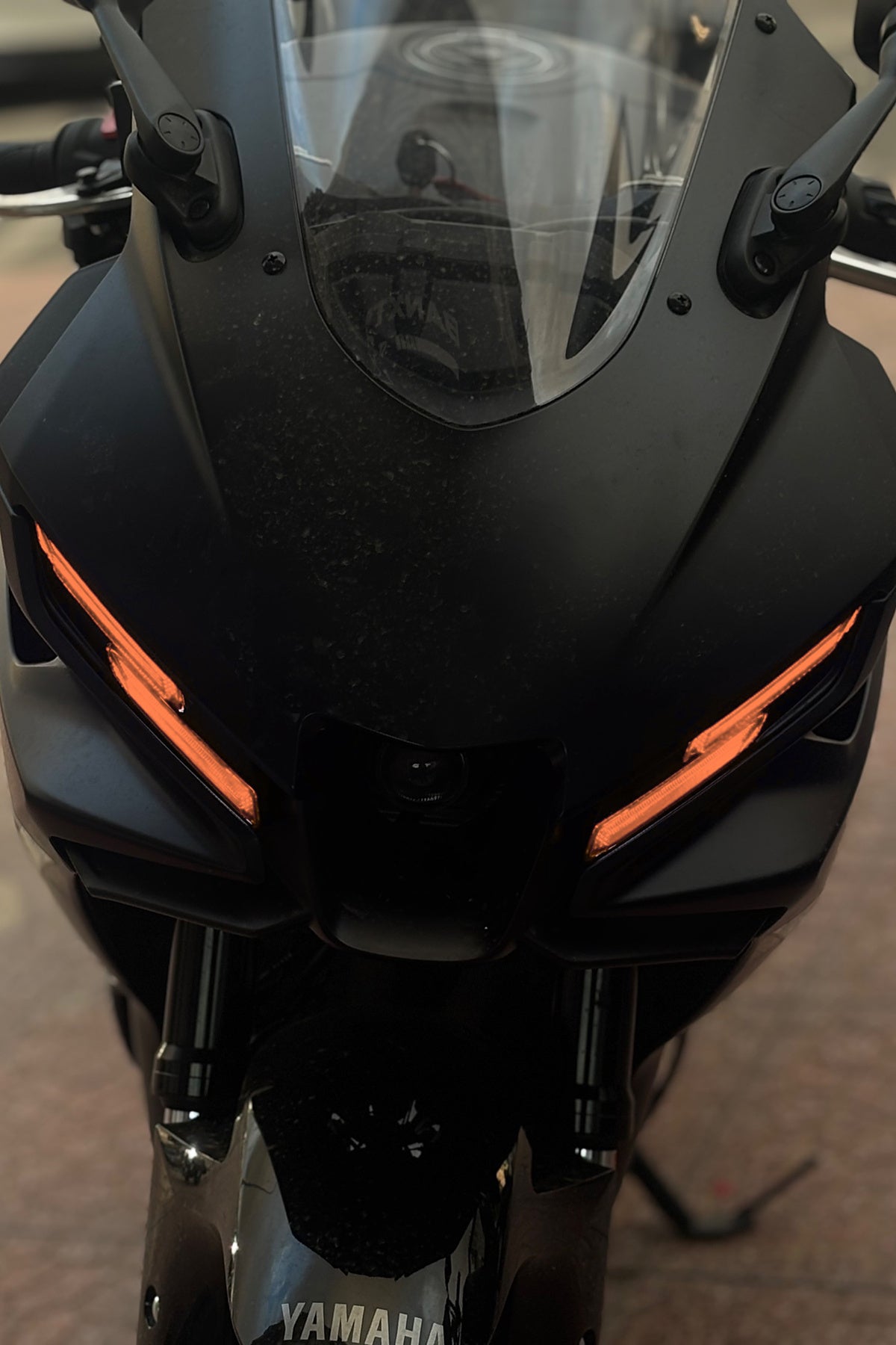 Yamaha R25 Yeni Kasa 2025-2026 Yılları Uyumlu Far Renklendirme Filmi Far Sticker