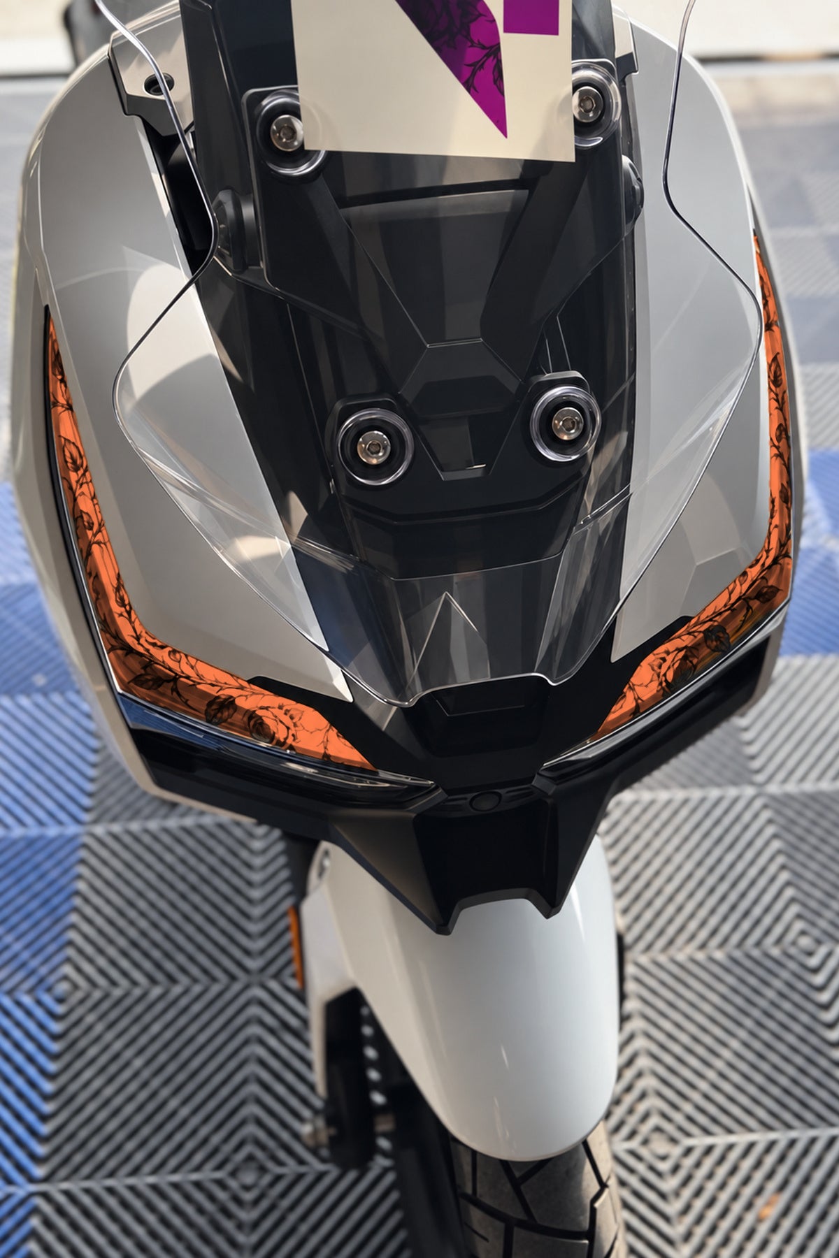 RKS Freccia Scooter için Sarmaşık Desenli Far Tasarım Far Filmi