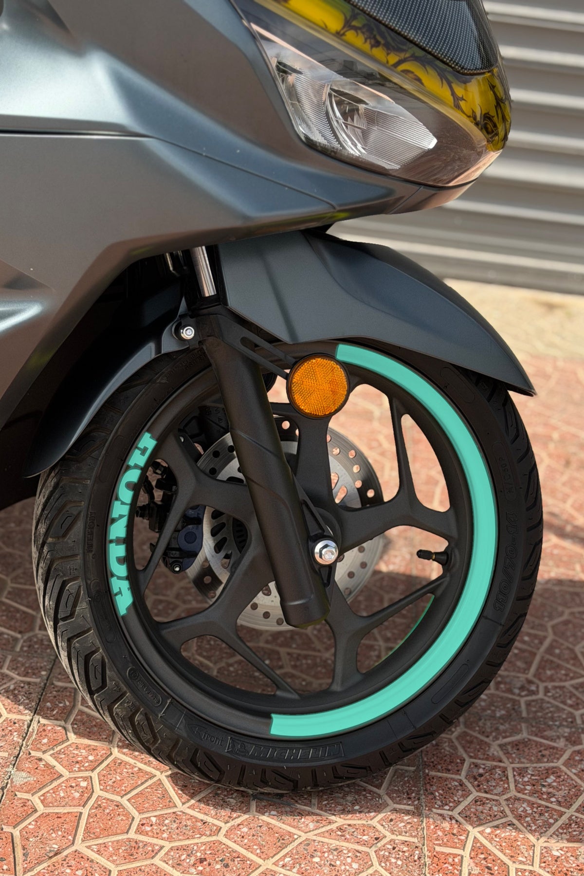 Honda Pcx için Honda Yazılı Yarım Jant Şeridi Sticker Seti (Ön-Arka-Sağ-Sol)