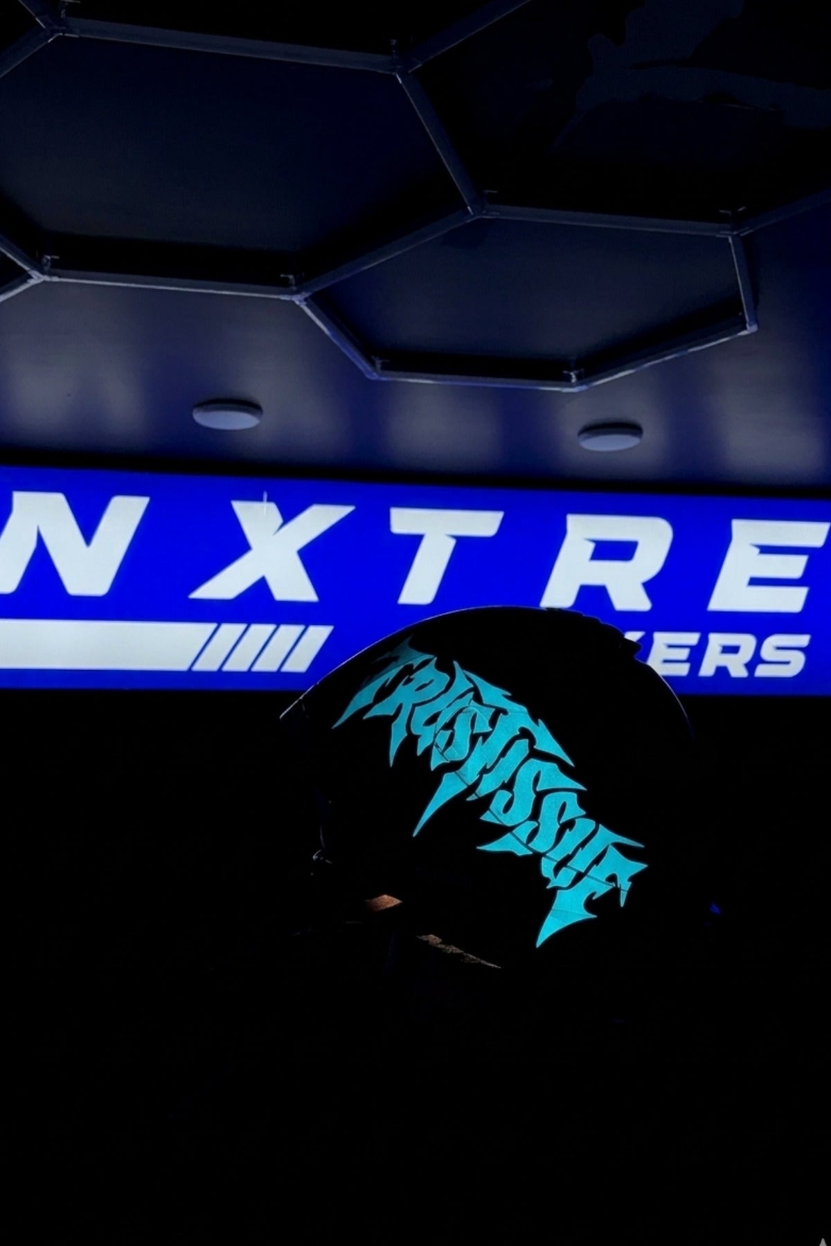 Kask için Ultra Reflektörlü Gece Işıkta Parlayan Trustissue Kask Sticker Etiket (1 Adet)
